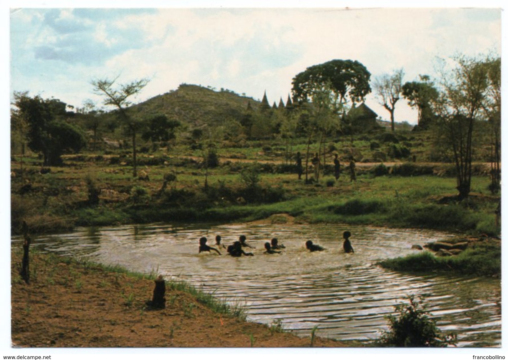 CAMEROUN/CAMEROON - KOZA BAIGNADE EN MONTAGNE AUX PREMIERES PLUIES / THEMATIC STAMPS-BIRD - Camerun