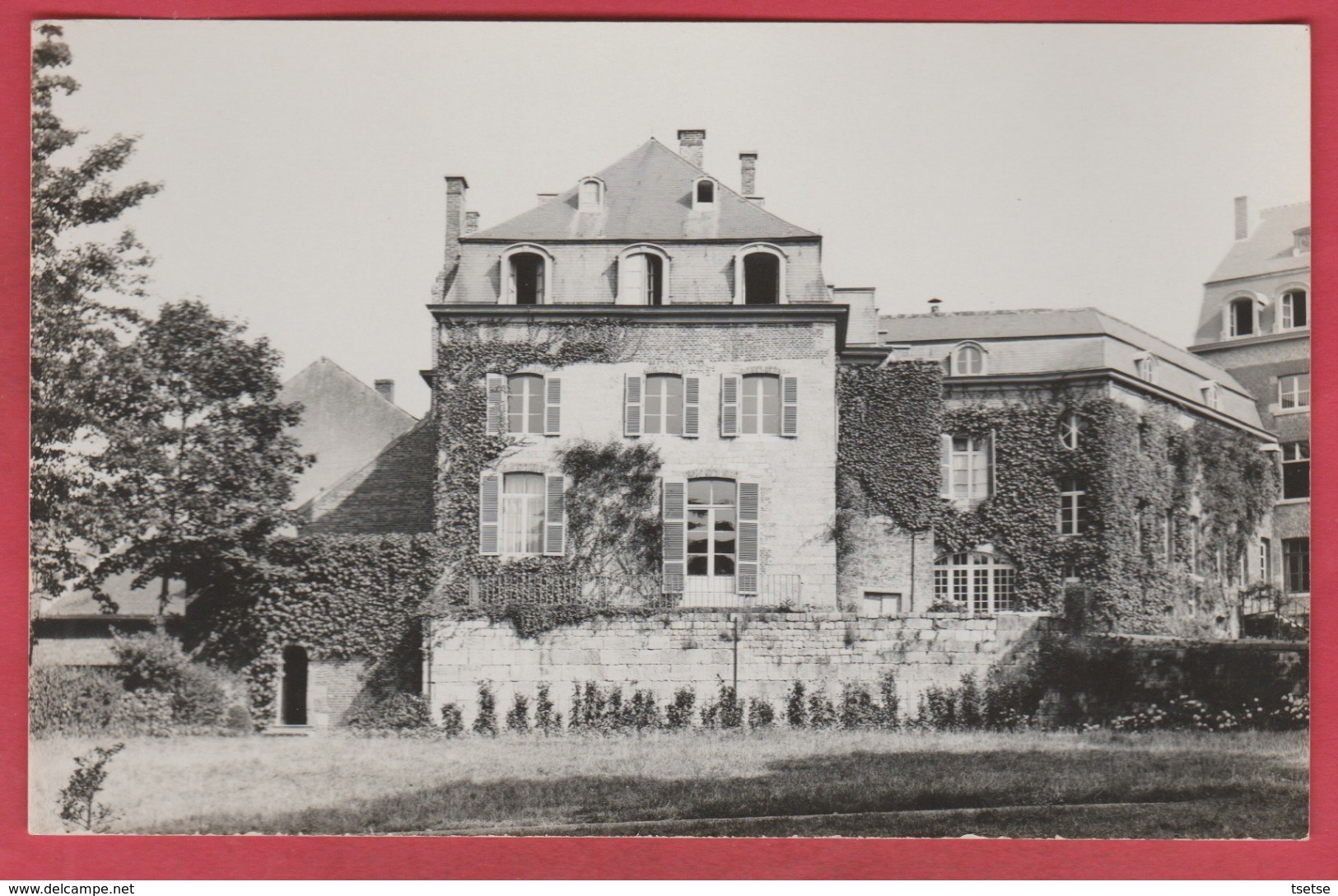 Beaumont - Bâtiments De L'Institut Paridaens - 2 ... Carte Photo ... époque: Années 50 ( Voir Verso ) - Beaumont