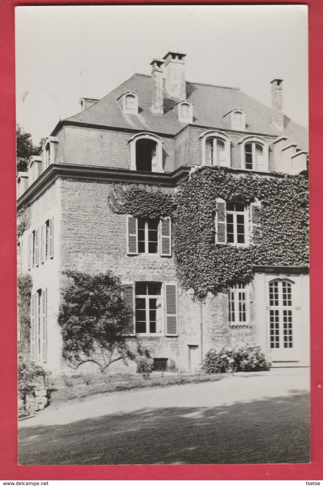 Beaumont - Bâtiment De L'Institut Paridaens - 3 ... Carte Photo ... époque: Années 50 ( Voir Verso ) - Beaumont