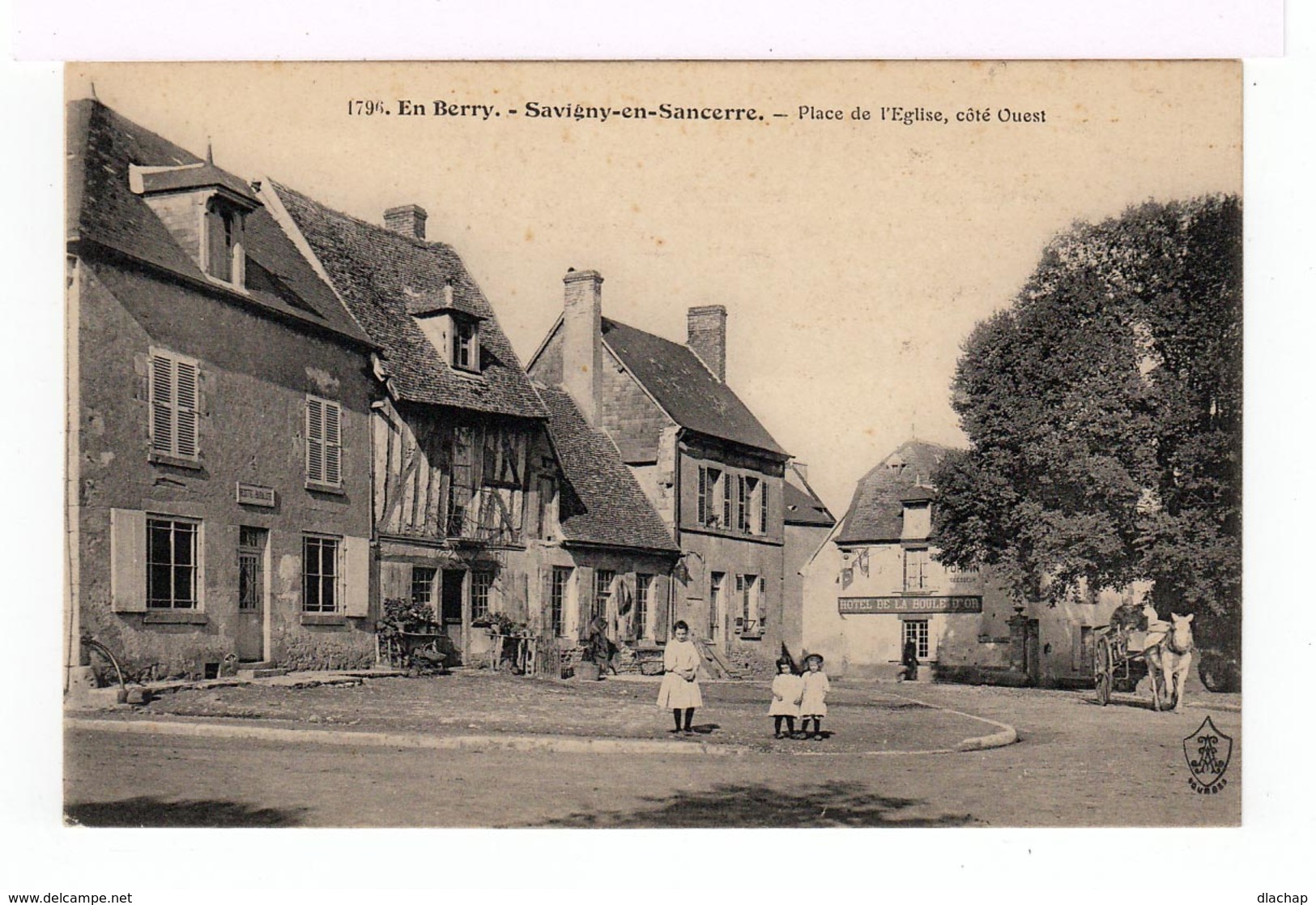 En Berry. Savigny En Sancerre. Place De L'Eglise. Avec Recette Buraliste, Hôtel. (1644) - Autres & Non Classés