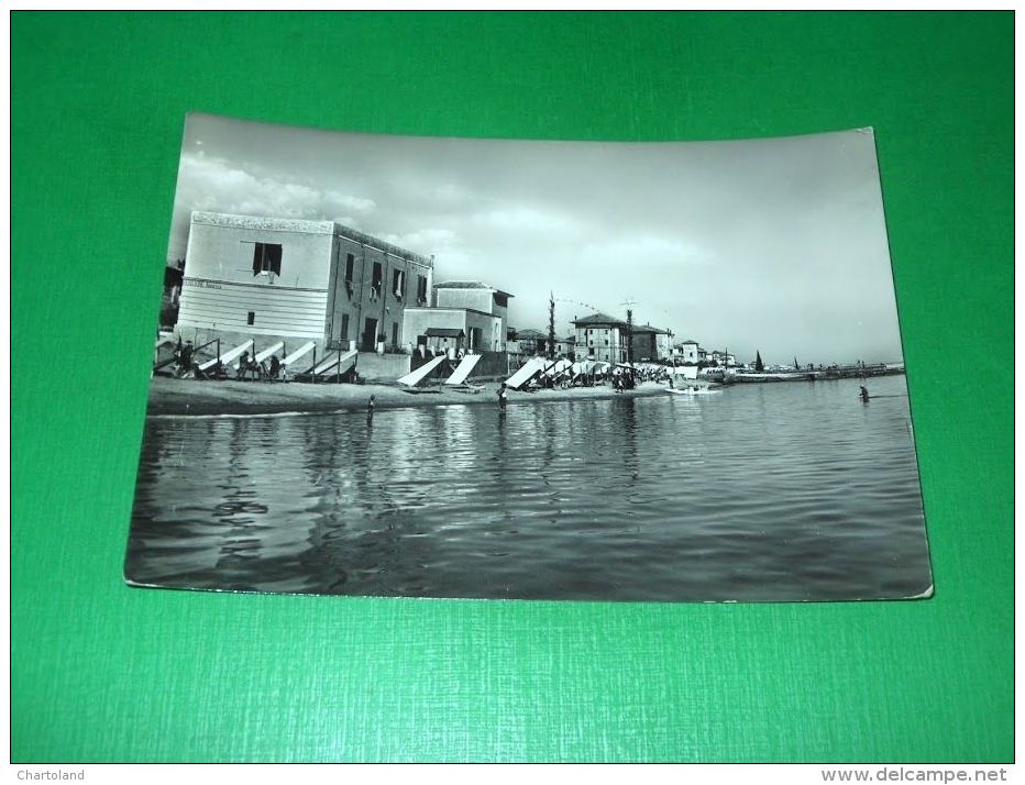 Cartolina Viserba - Veduta Parziale Della Spiaggia 1953. - Rimini