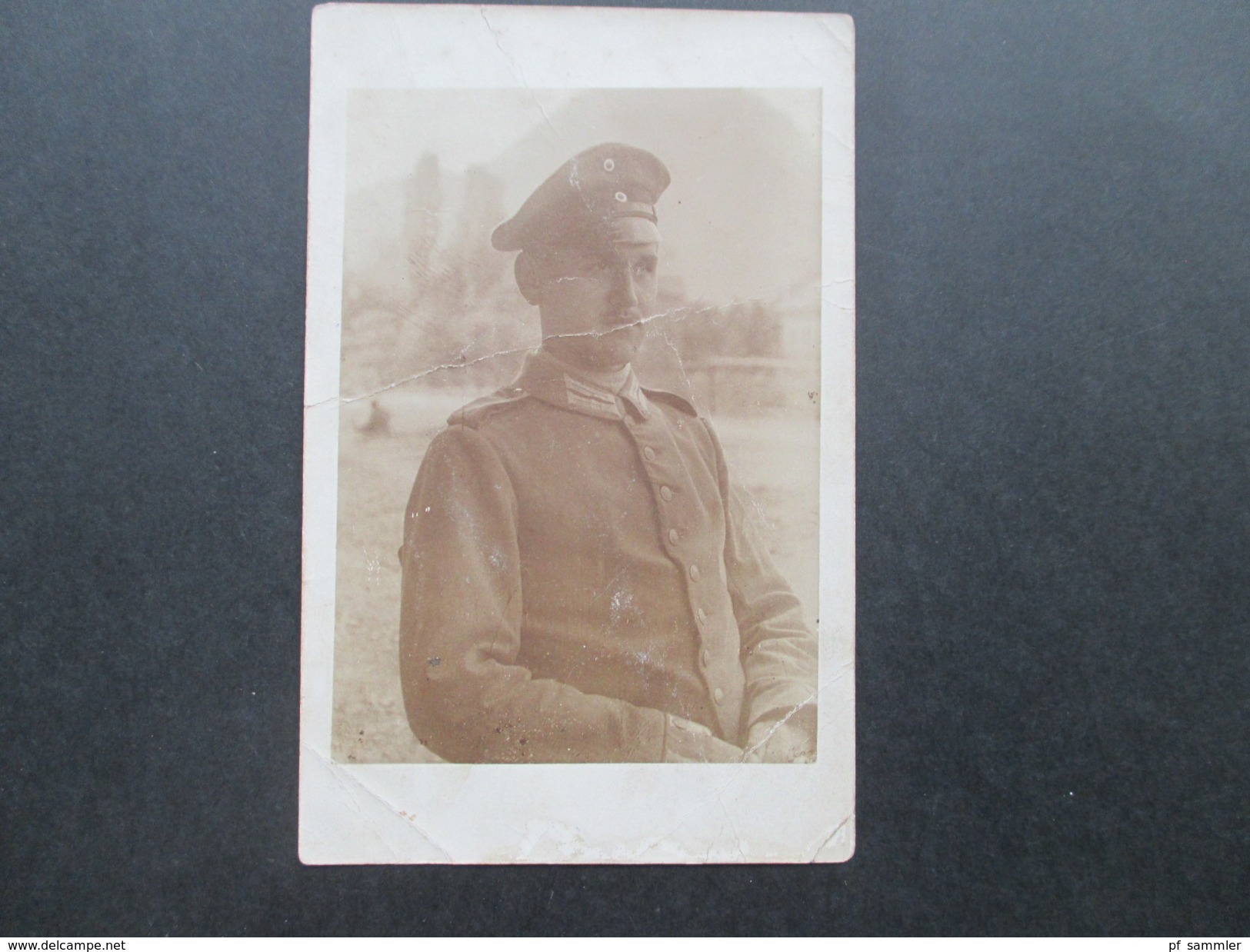 AK / Echtfoto 1. WK Soldat In Uniform. Einfacher Soldat?! Postkarte - Guerre 1914-18