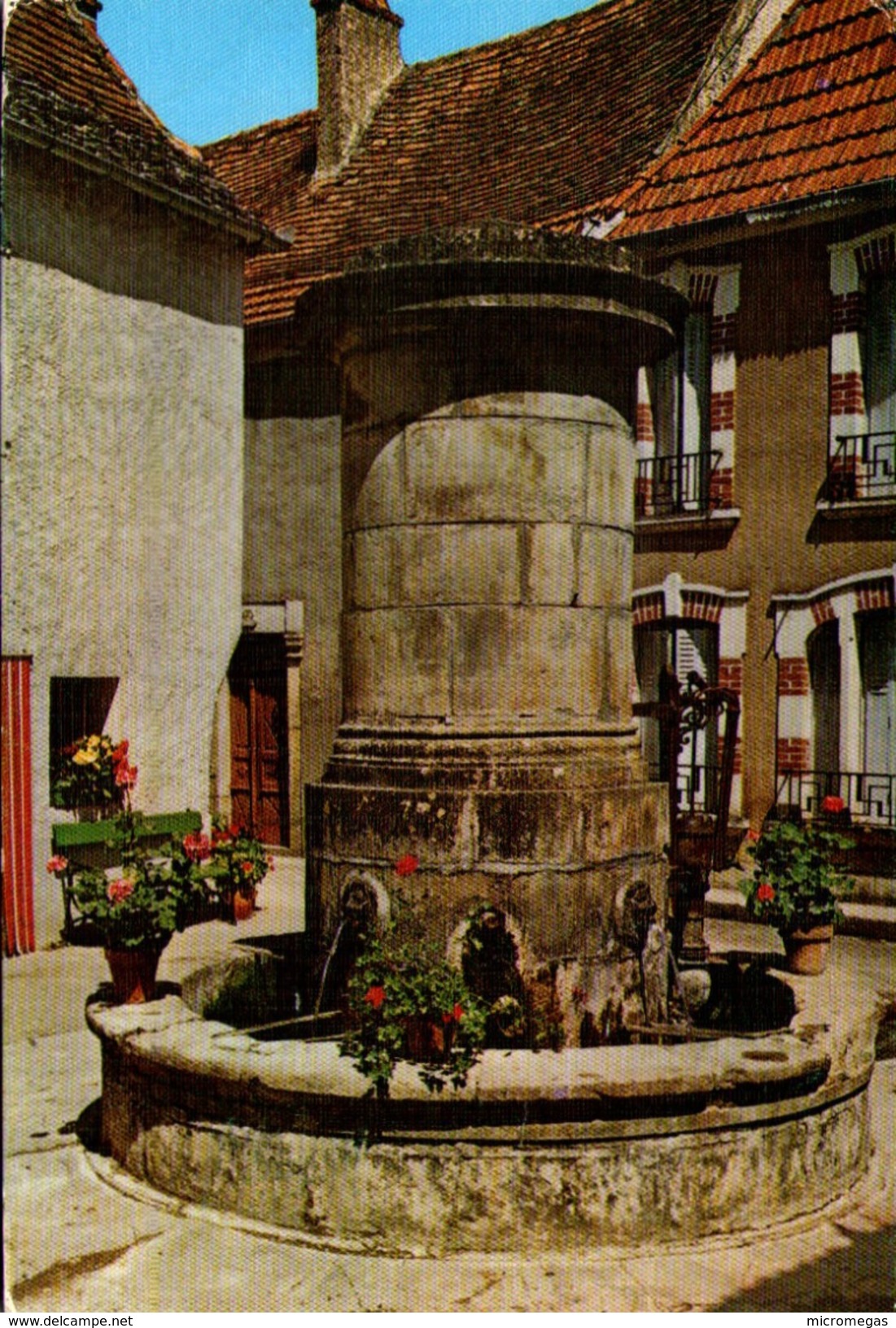 SALVIAC - Fontaine Du 13e Siècle - Salviac