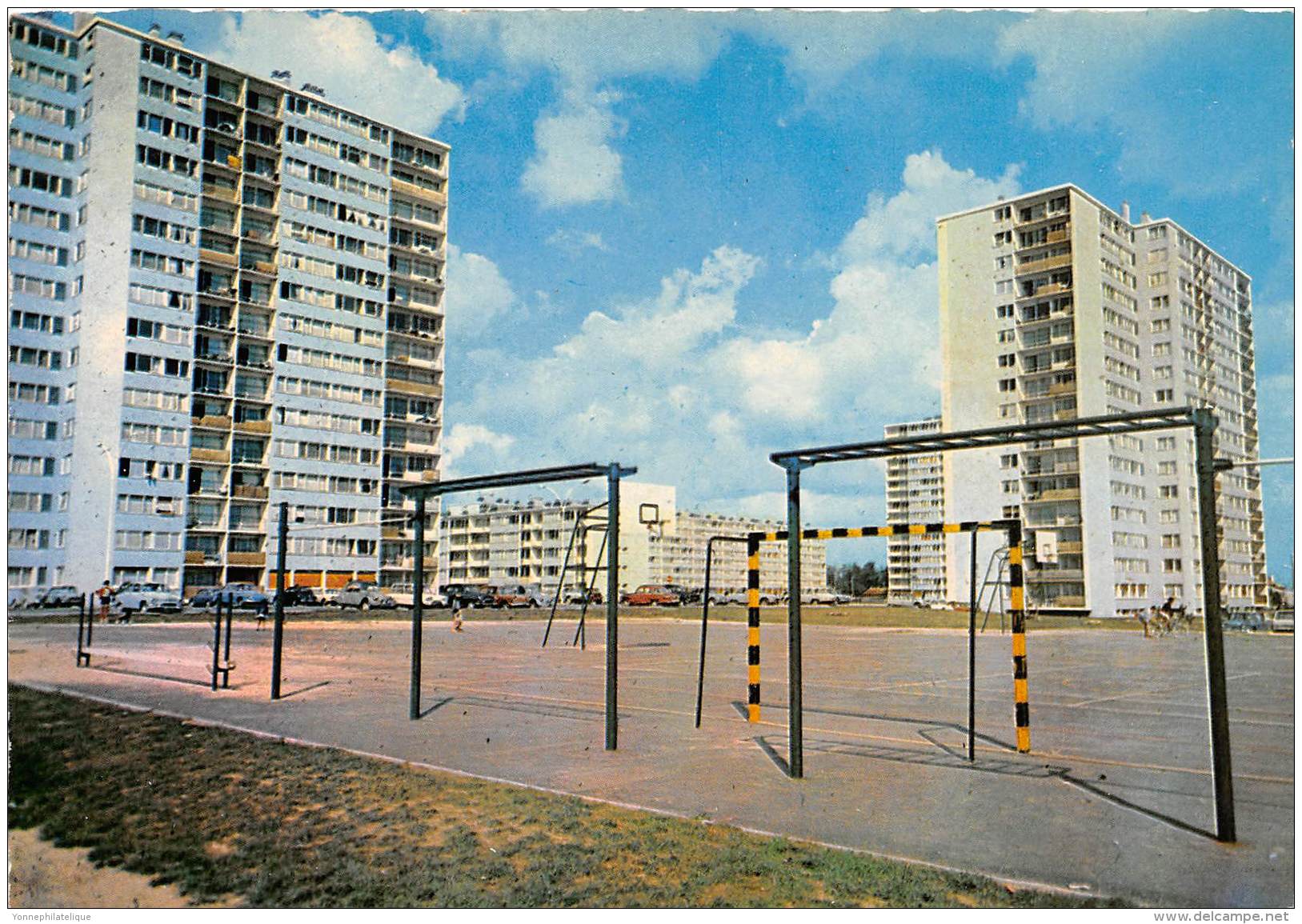 91 - ESSONNE / Ris Orangis - Cpsm Cpm - Terrain De Jeux - Ris Orangis