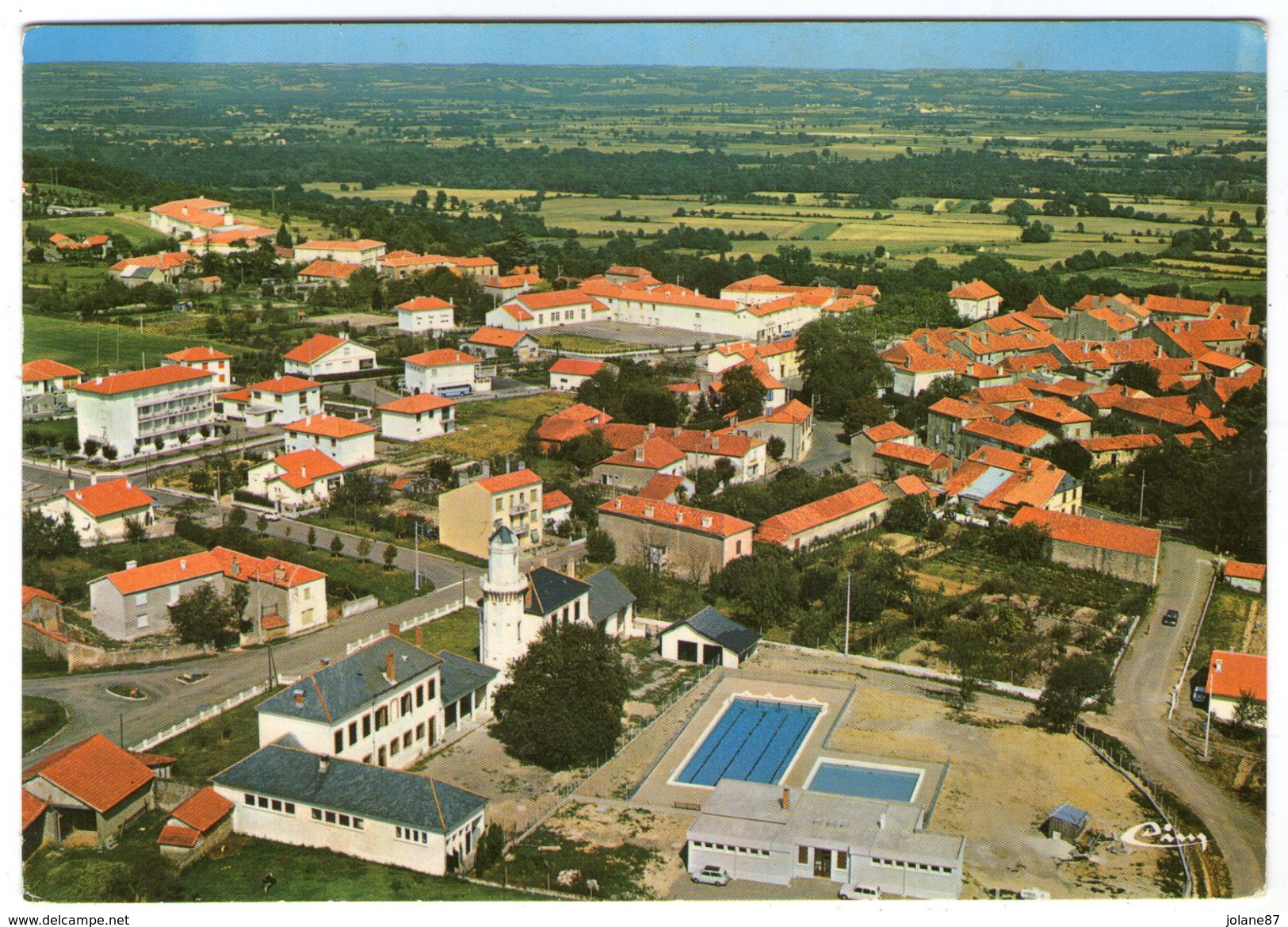 CPSM  65    CASTELNAU RIVIERE BASSE   1980  VUE AERIENNE  PISCINE MUNICIPALE  L ECOLE PRIMAIRE - Castelnau Riviere Basse