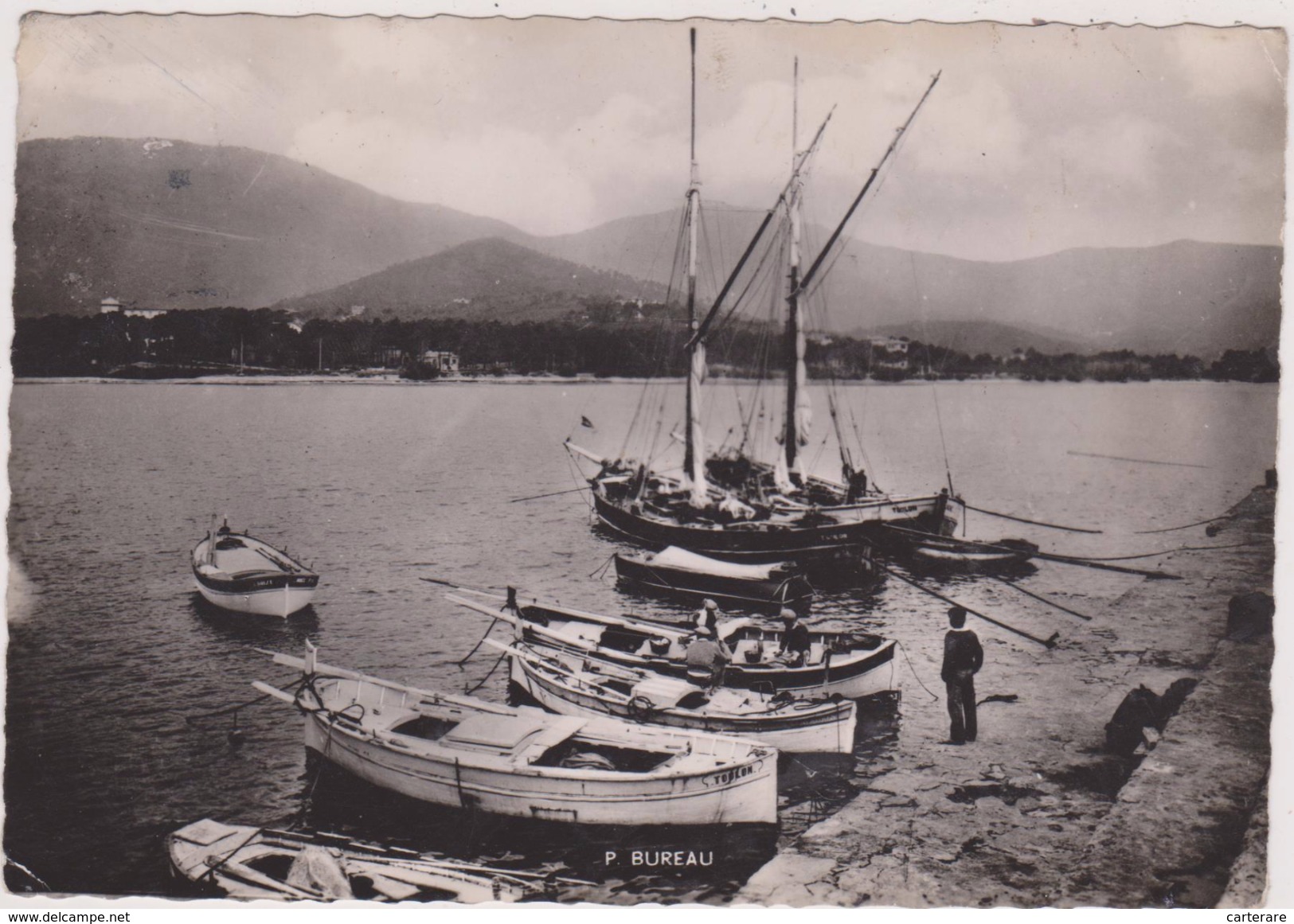 83,VAR,CAVALAIRE SUR MER,CARTE PHOTO COMBIER,ET BUREAU,BATEAU DE PECHE - Cavalaire-sur-Mer