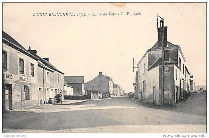 La Roche Blanche    44       Centre Du Pays. Café Chailleux    (voir Scan) - Autres & Non Classés