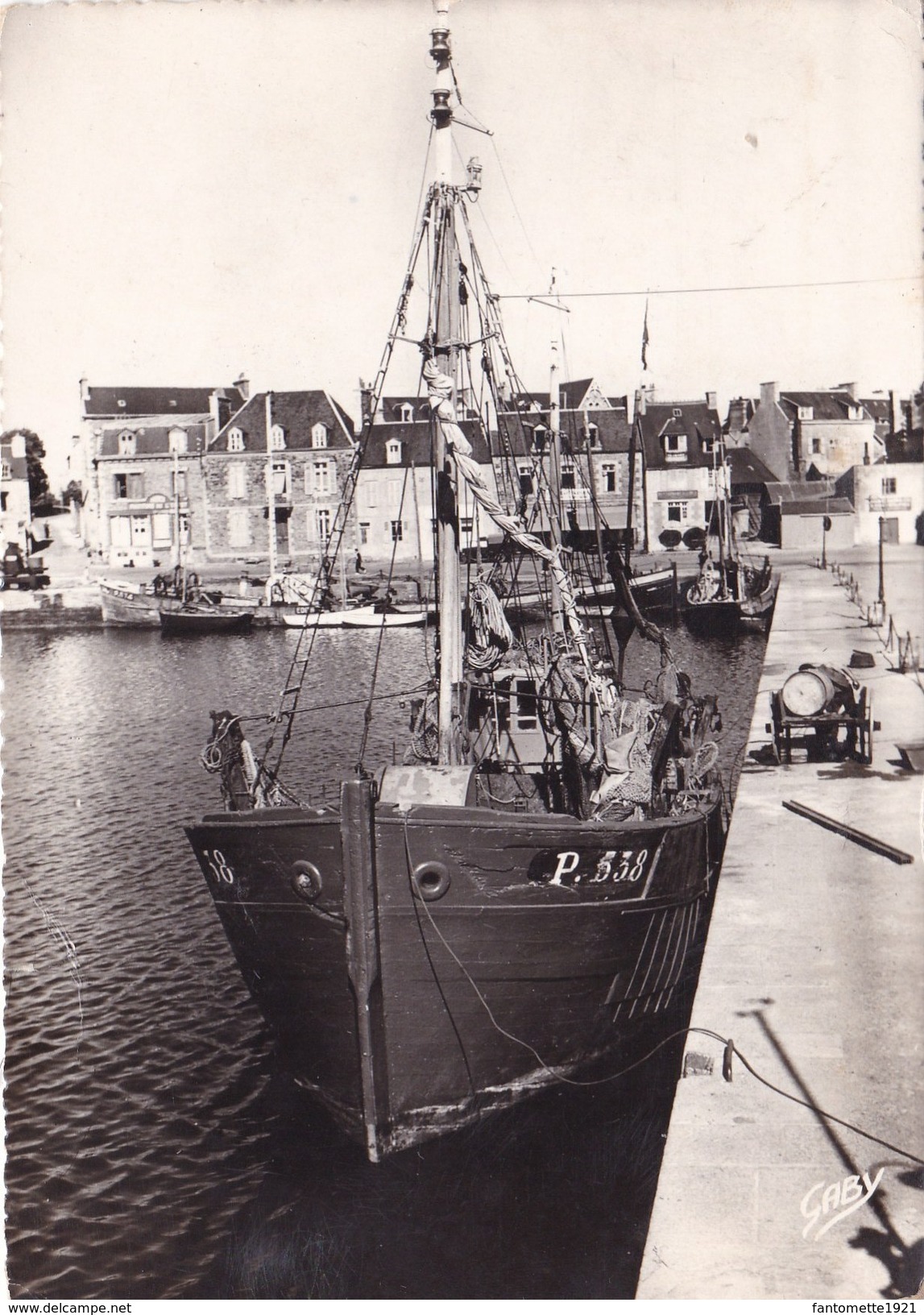 PAIMPOL  CHALUTIERS AU PORT  (dil85) - Paimpol