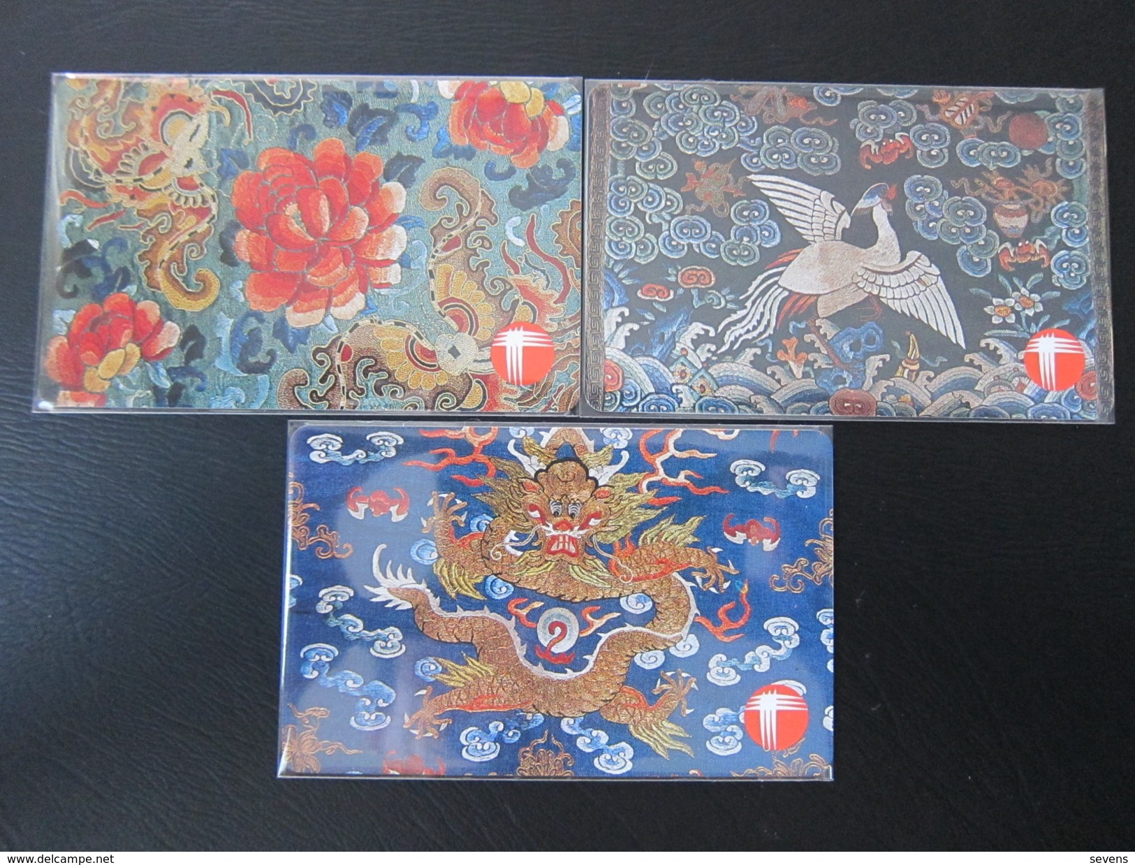 Limited Issued Phonecard,Chinese Tapestries Pack,set Of 3,mint. Backside With Facevalue Of 10,25,50$ - Hongkong