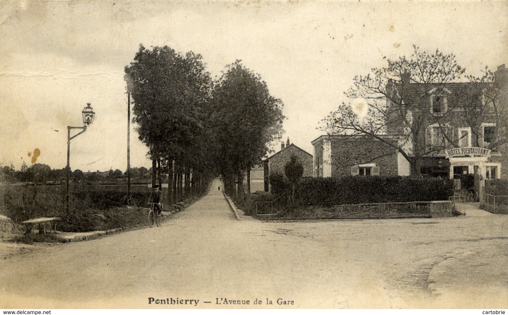 77 PONTHIERRY L'Avenue De La Gare - Hôtel-Restaurant De La Gare - Saint Fargeau Ponthierry