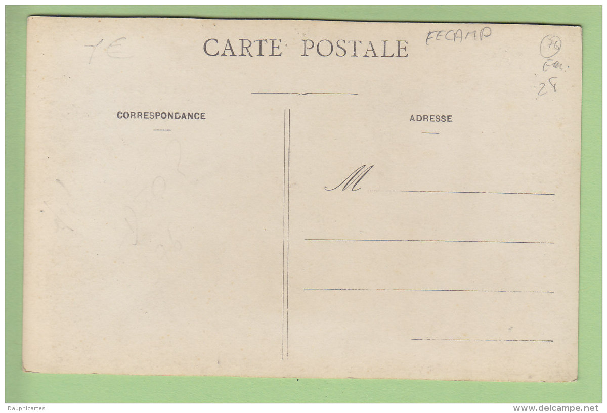 FECAMP : Carte Photo, Très Belle Photo Sur La Jetée. TBE. 2 Scans. Beau Plan. - Fécamp