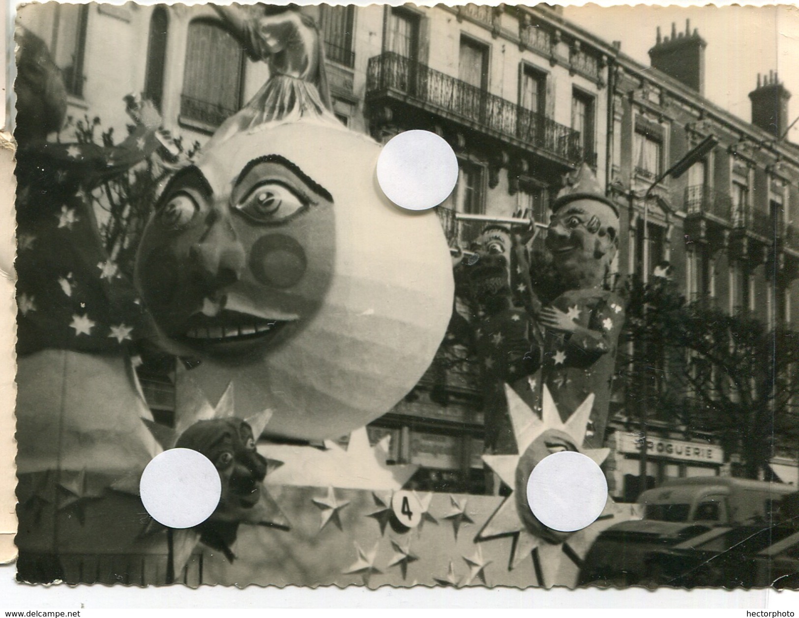 CARNAVAL NICE ? Char Corso Cavalcade LUNE Moon 4 A Situer  50s 60s - Lieux