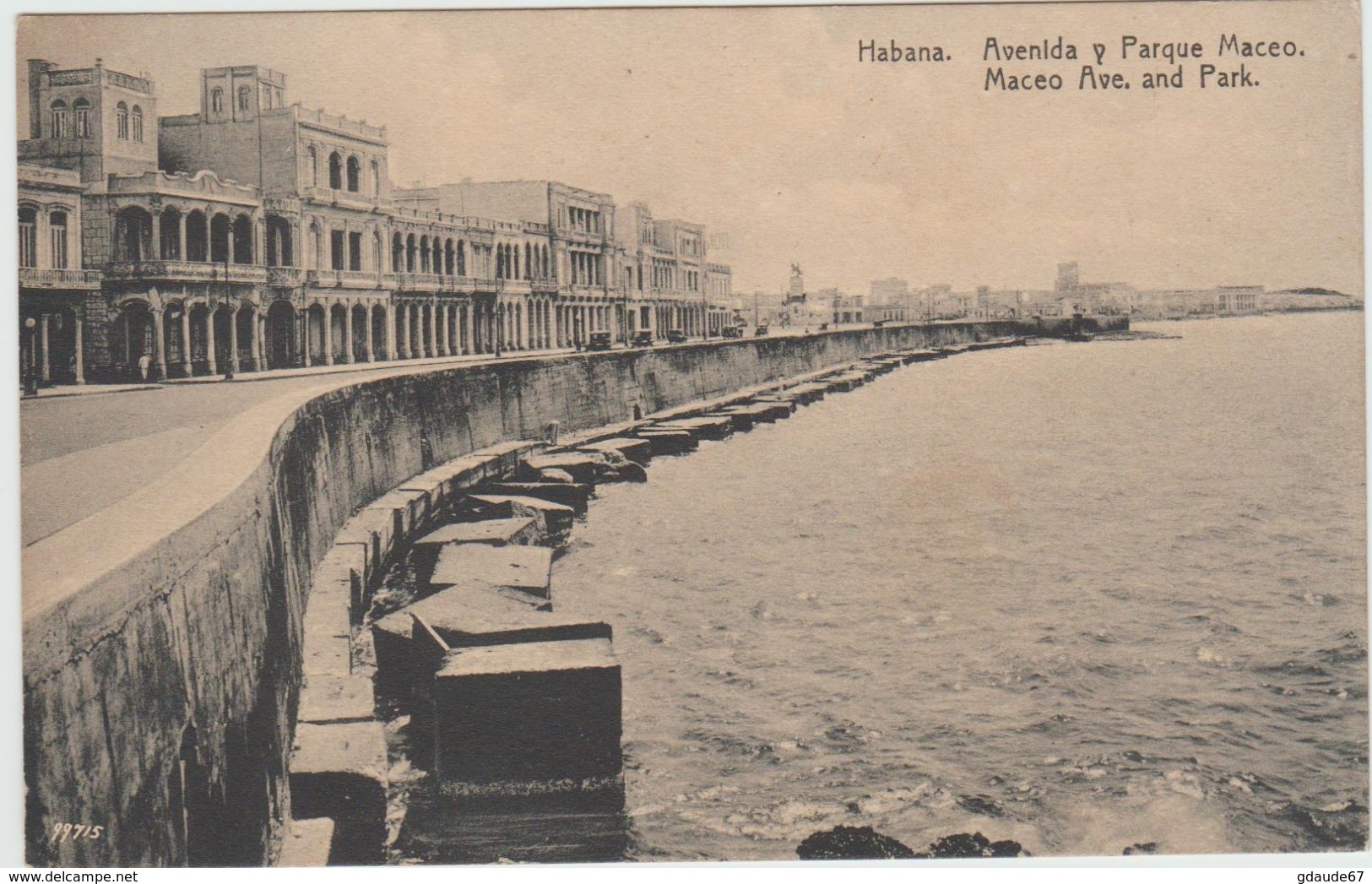 HABANA (CUBA) - AVENIDA Y PARQUE MACEO - Cuba