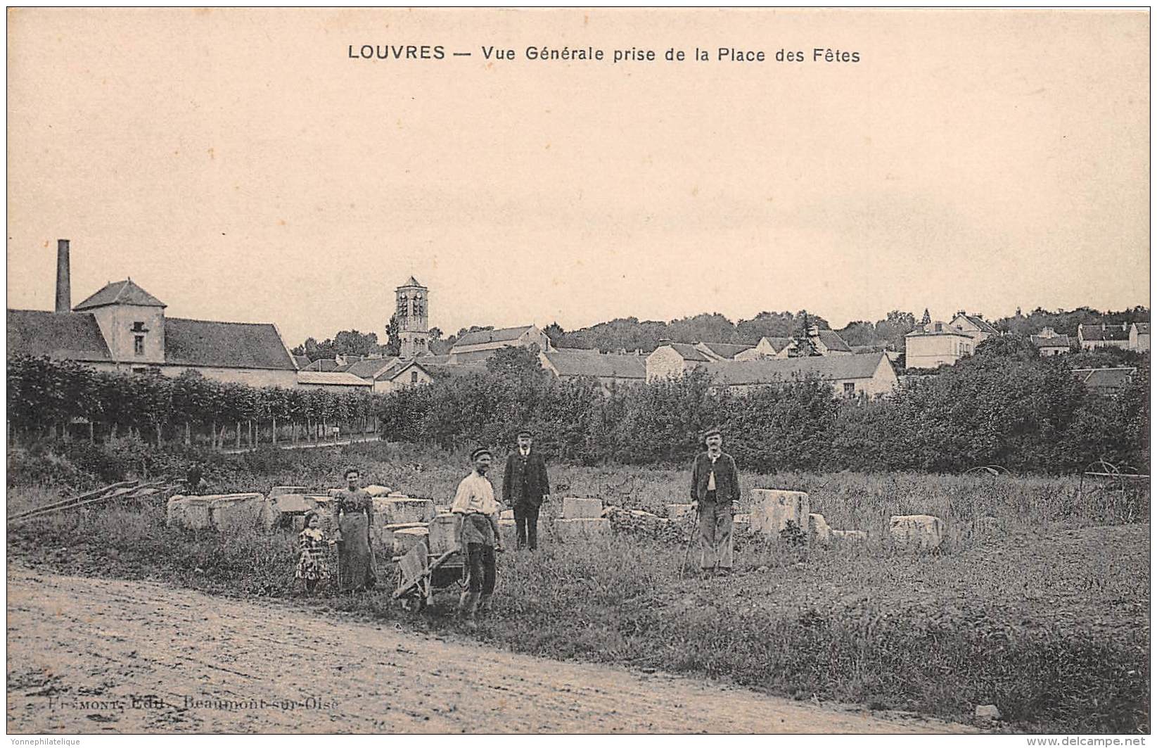 95 - VAL D OISE / Louvres - Place Des Fêtes - Beau Cliché Animé - Louvres