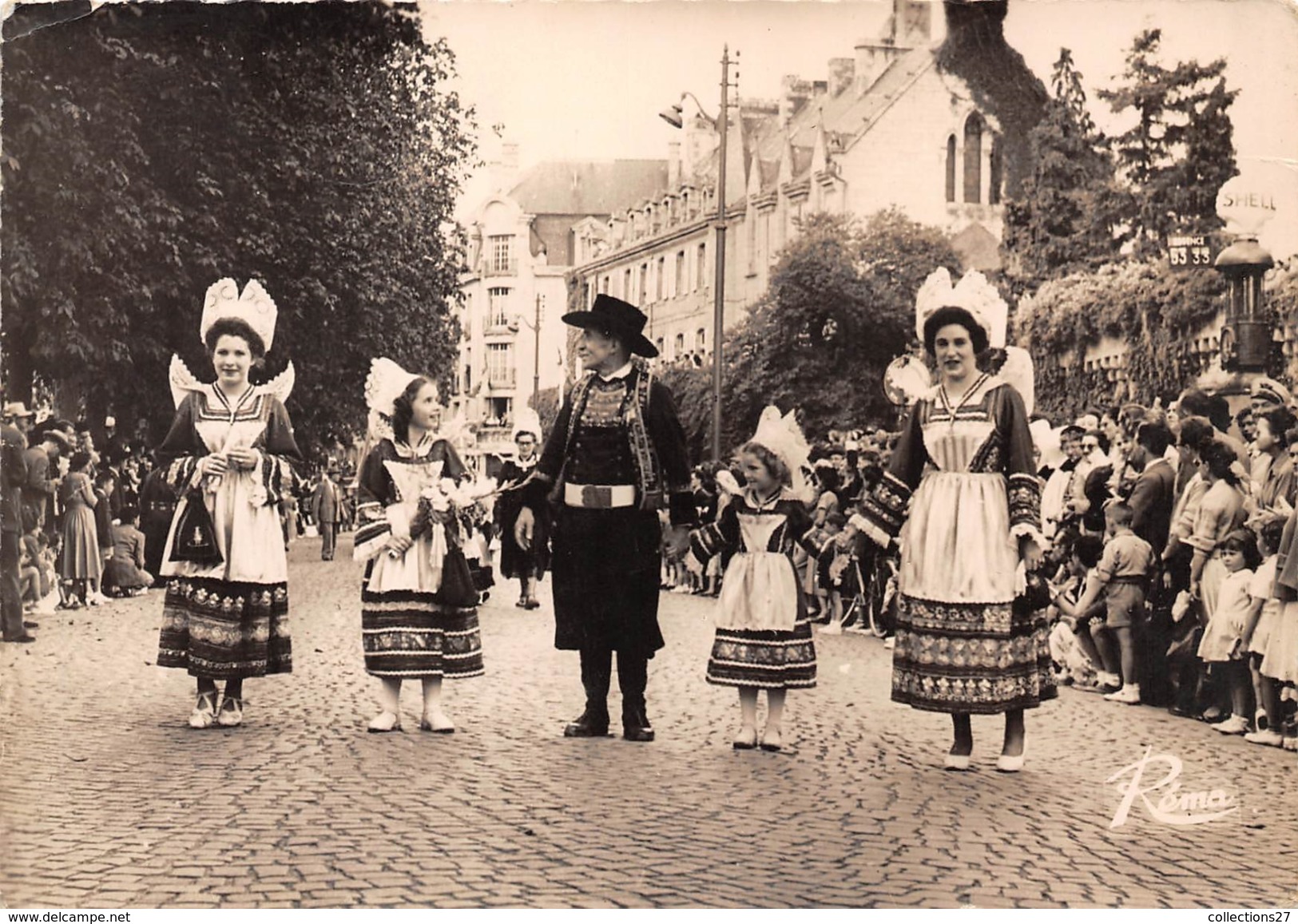 29-PONT-AVEN- LE CELEBRE BARDE BRETON CUEFF DE PONT AVEN ET SA FAMILLE AUX GRANDES FÊTES DE CORNOUAILLE - Pont Aven