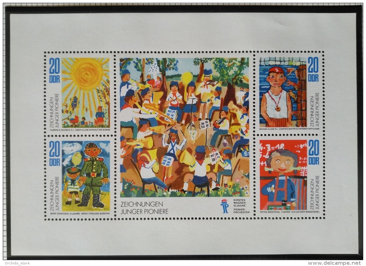 PAINTINGS COLLECTION DG - East Germany DDR 1974 Complete Set In MNH Minisheet - Childrens Drawings - Unused Stamps