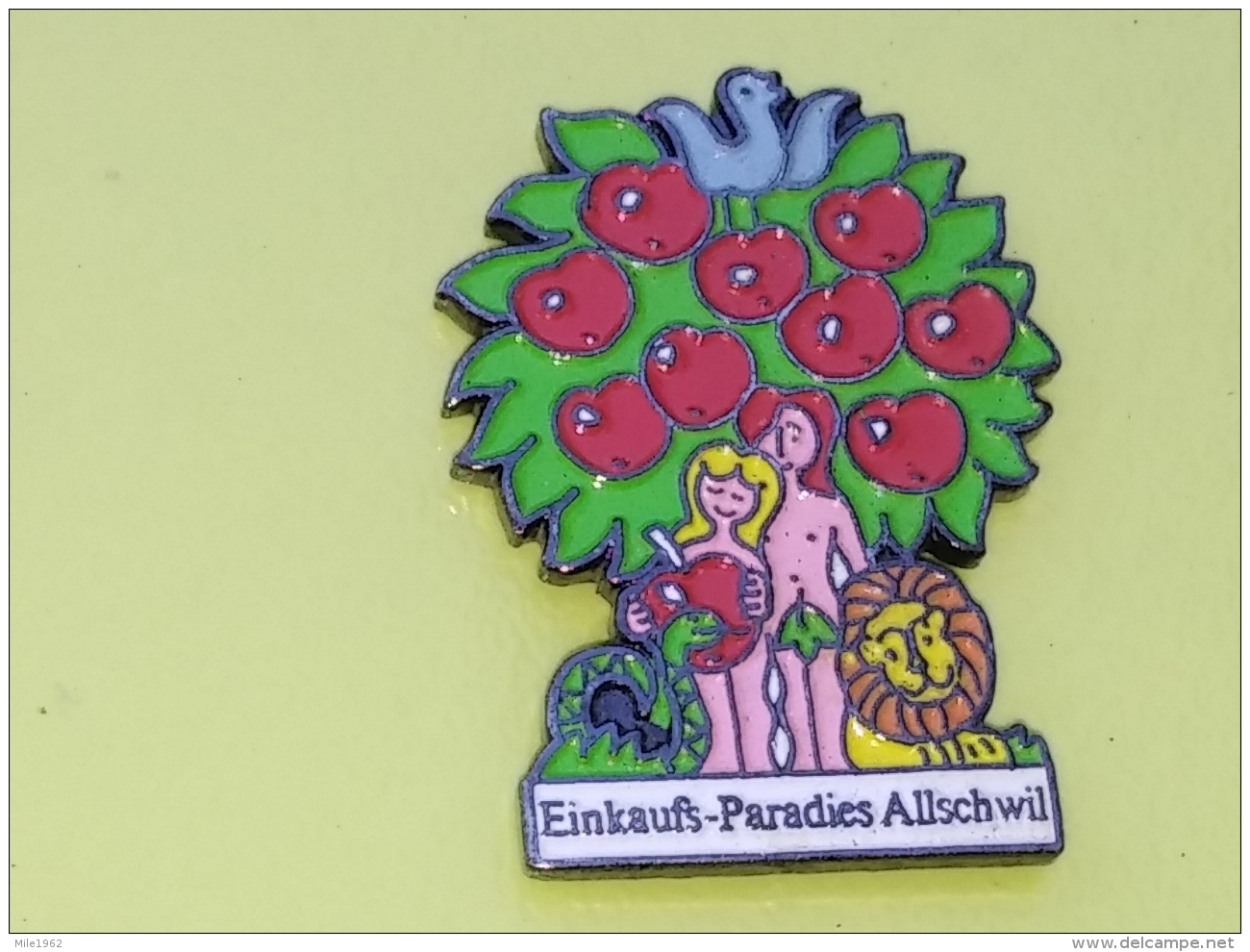 PINS 34 - EINKAUFS PARADIES, LION,  JABUKA, Pomme, APPLE, - Alimentazione