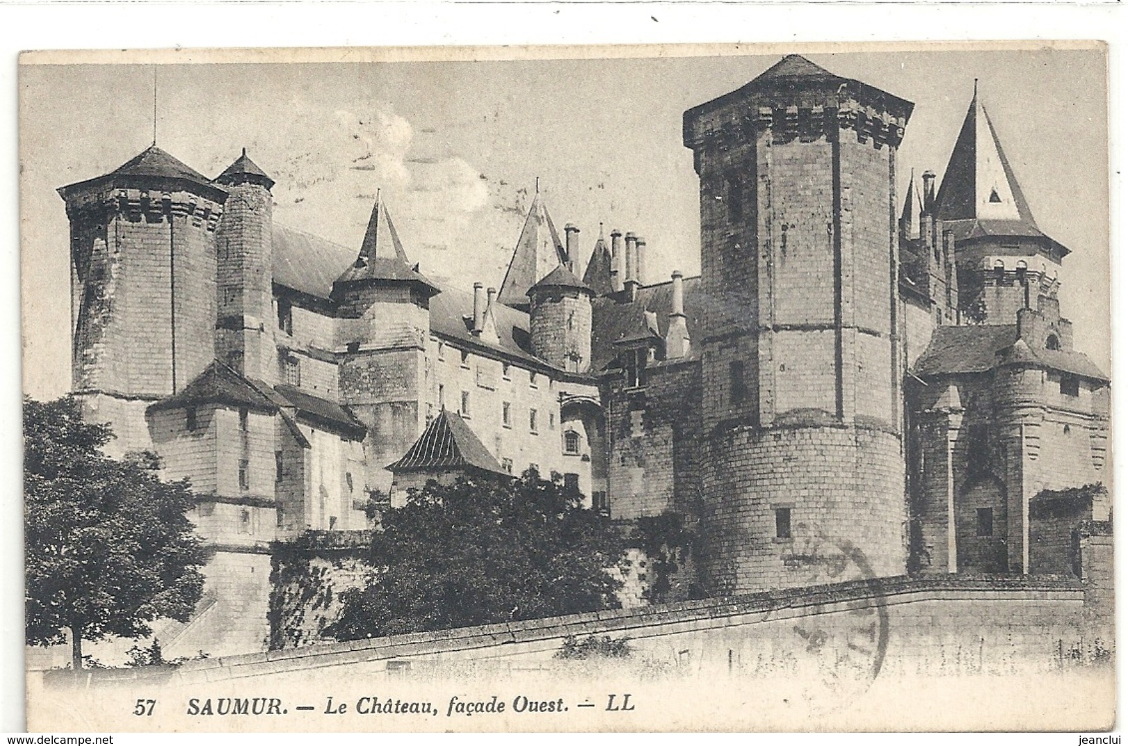 57. SAUMUR . LE CHATEAU , FACADE OUEST . AFFR AU VERSO . 2 SCANES - Saumur