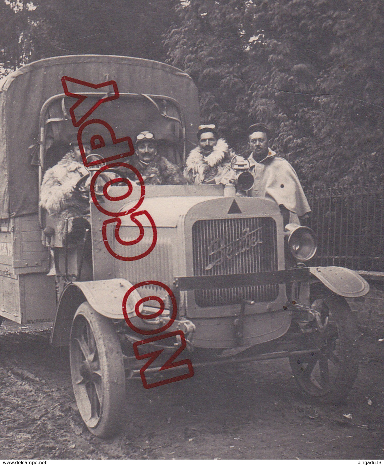 Au Plus Rapide Carte Photo Militaire André Sénéquier * Au Volant De Son Camion Berliet Très Beau Plan - War 1914-18