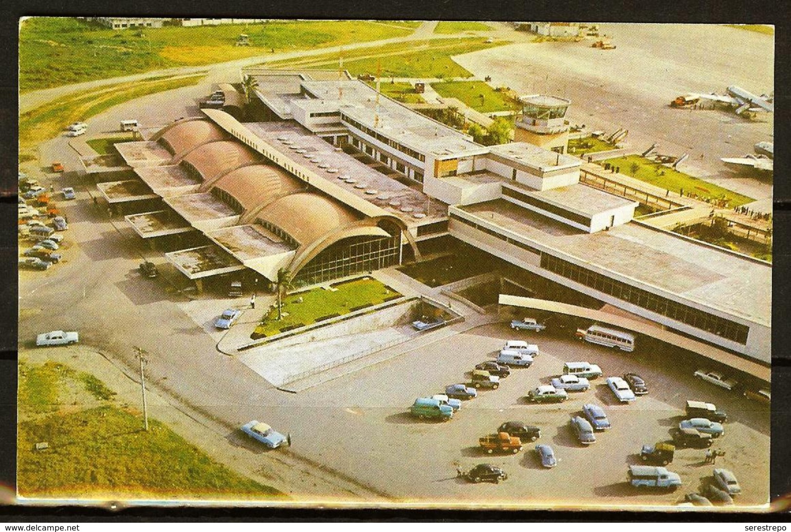 COLOMBIA  Vista Aérea Aeropuerto Olaya Herrera, Medellín - Colombia. - Colombia