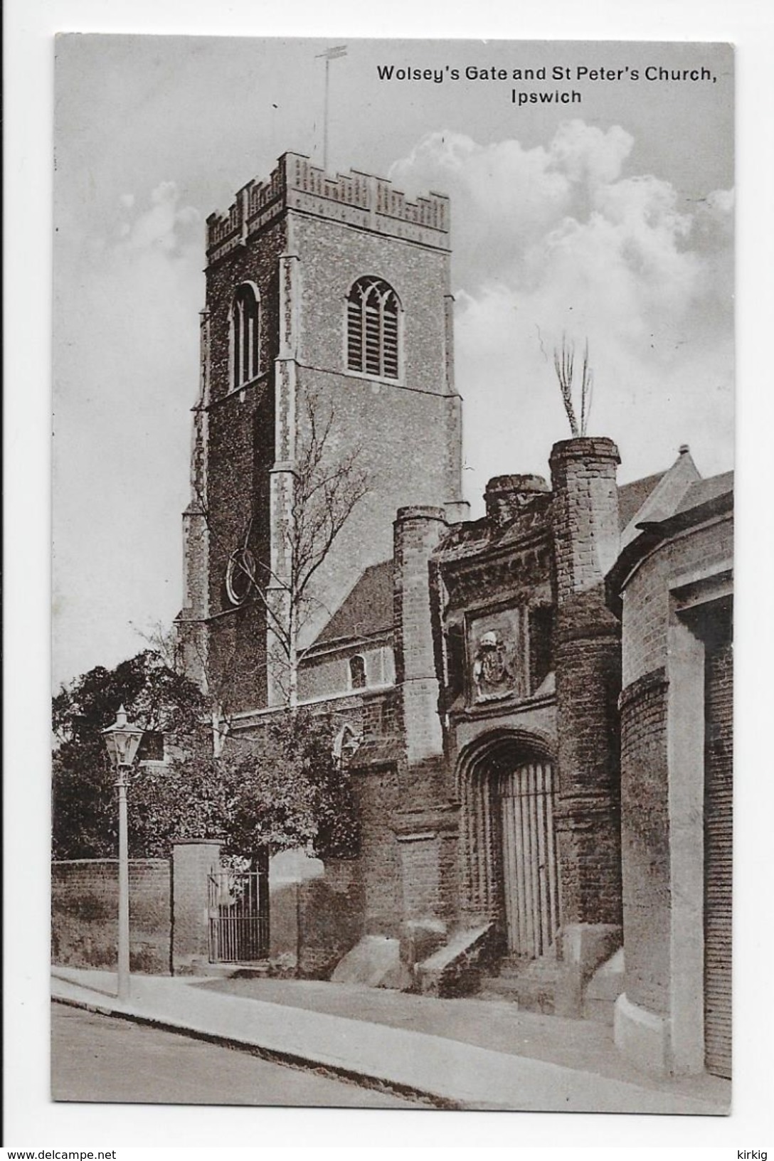 KI 793 - Ipswich - Wolsey's Gate And St Peter's Church. - Ipswich