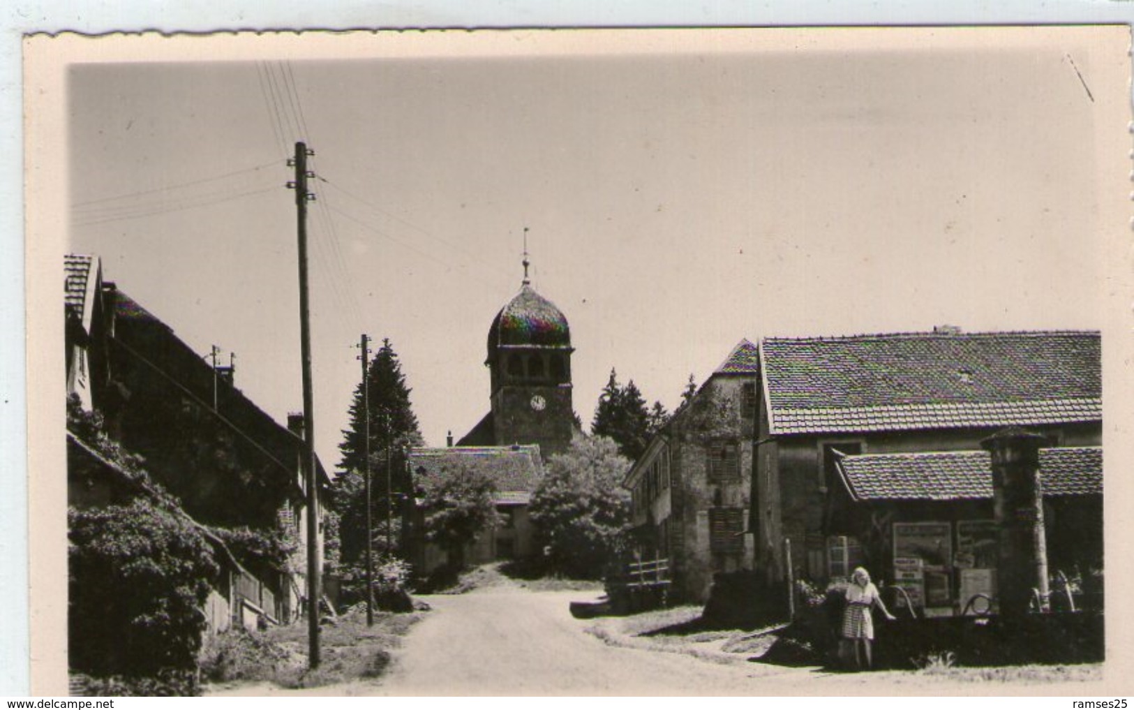 (Doubs) CPA  Etupes  Fontaine Des Serpents  Route De Fesches Le Chatel  (bon Etat) - Other & Unclassified