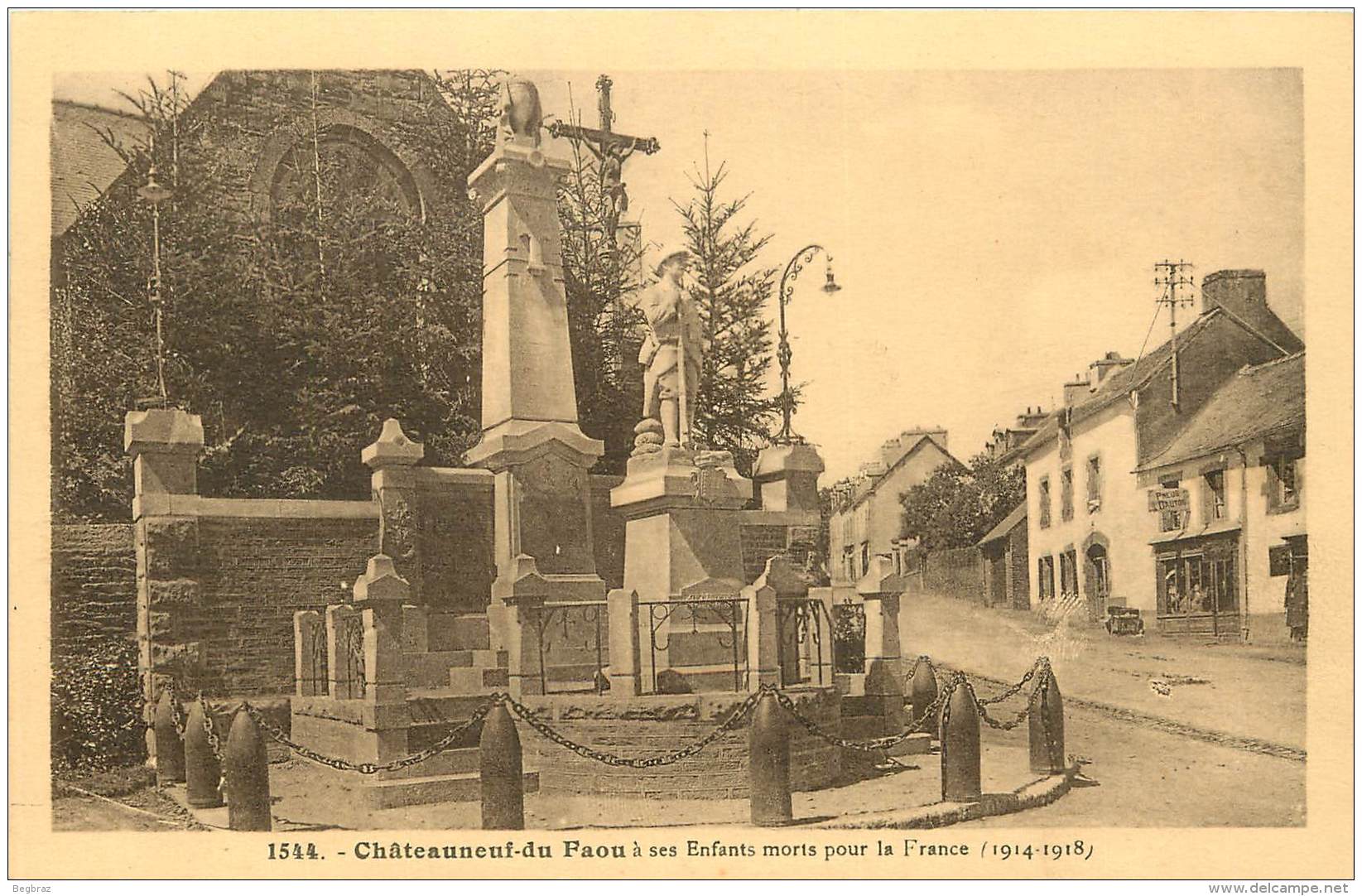 CHATEAUNEUF DU FAOU         MONUMENT AUX MORTS - Châteauneuf-du-Faou