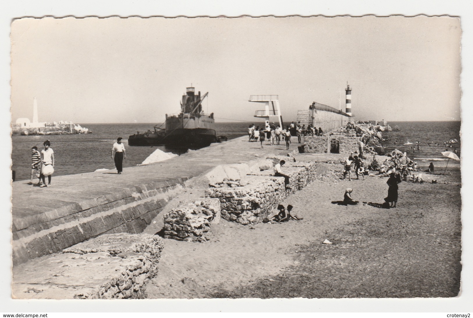 11 Port La Nouvelle N°105.47 L'Estuaire Du Canal Et La Jetée En 1960 Bateau Cargo Plongeoir Phare - Port La Nouvelle