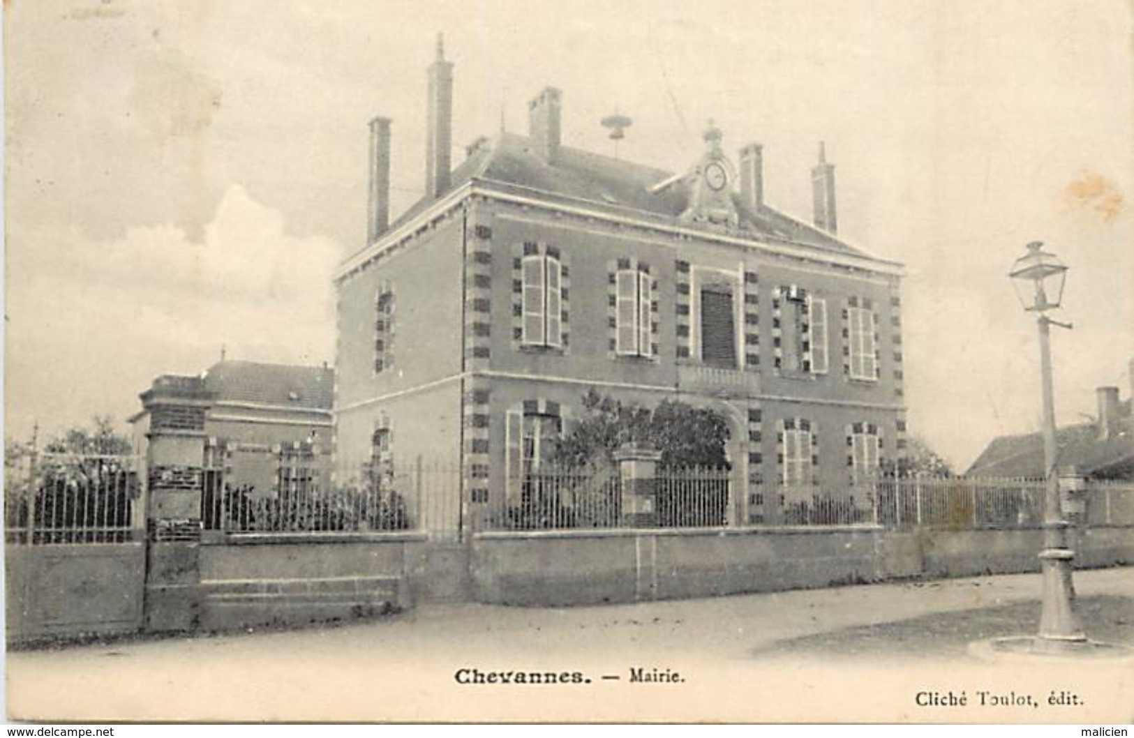 - Dpts Div.-ref-PP913 - Yonne - Chevannes - La Mairie -  Carte Bon Etat- - Chevannes