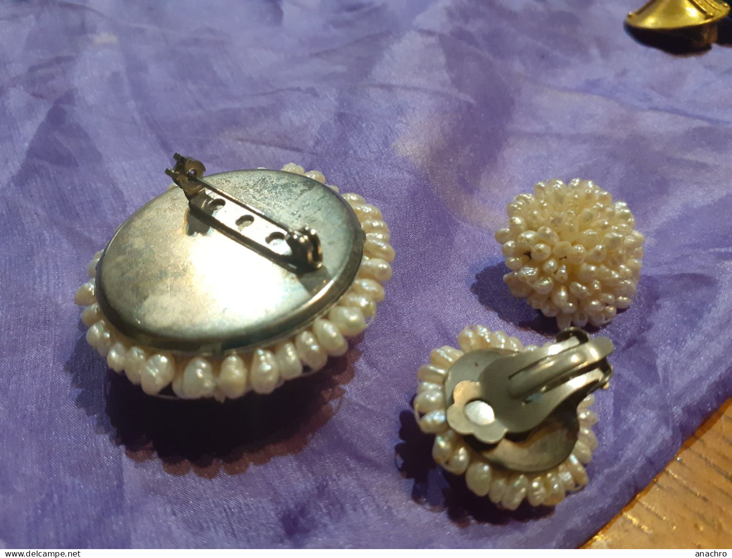 BROCHE + CEINTURE + BOUCLES d' OREILLES VINTAGE PERLES NACRE