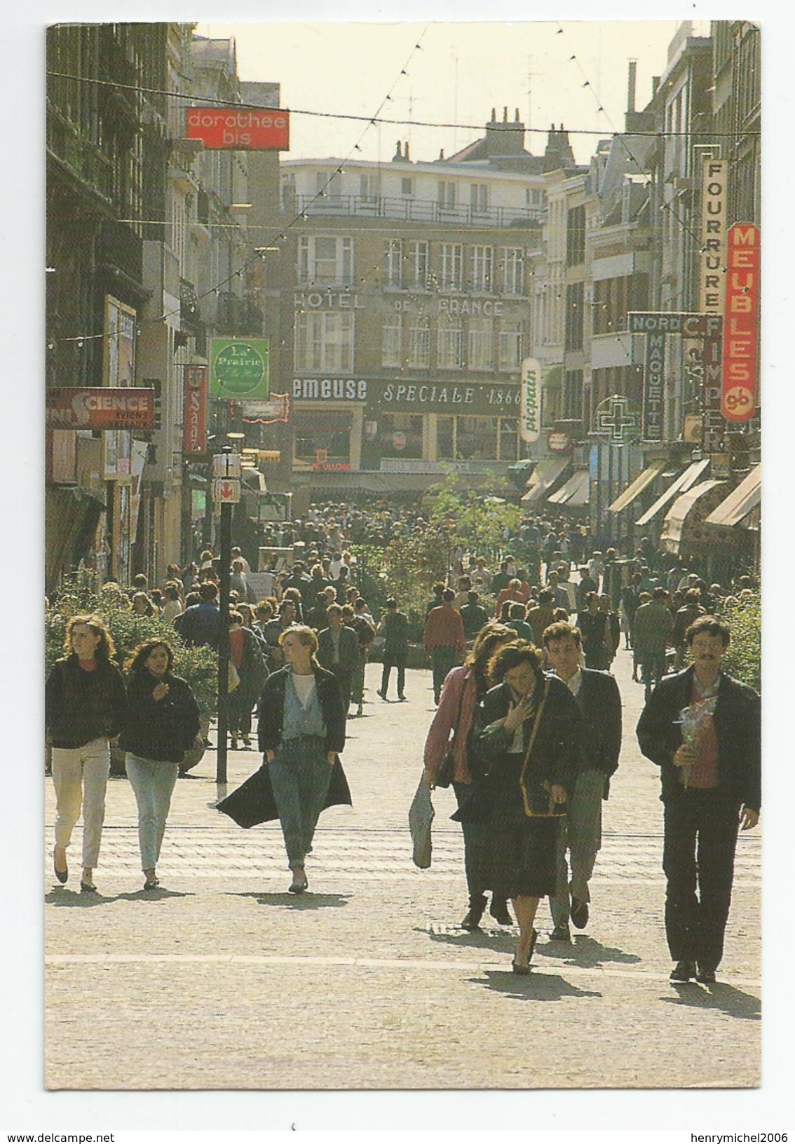 Nord - 59 - Lille Rue Piétonne Animée Ed Press Boock A Croix - Lille