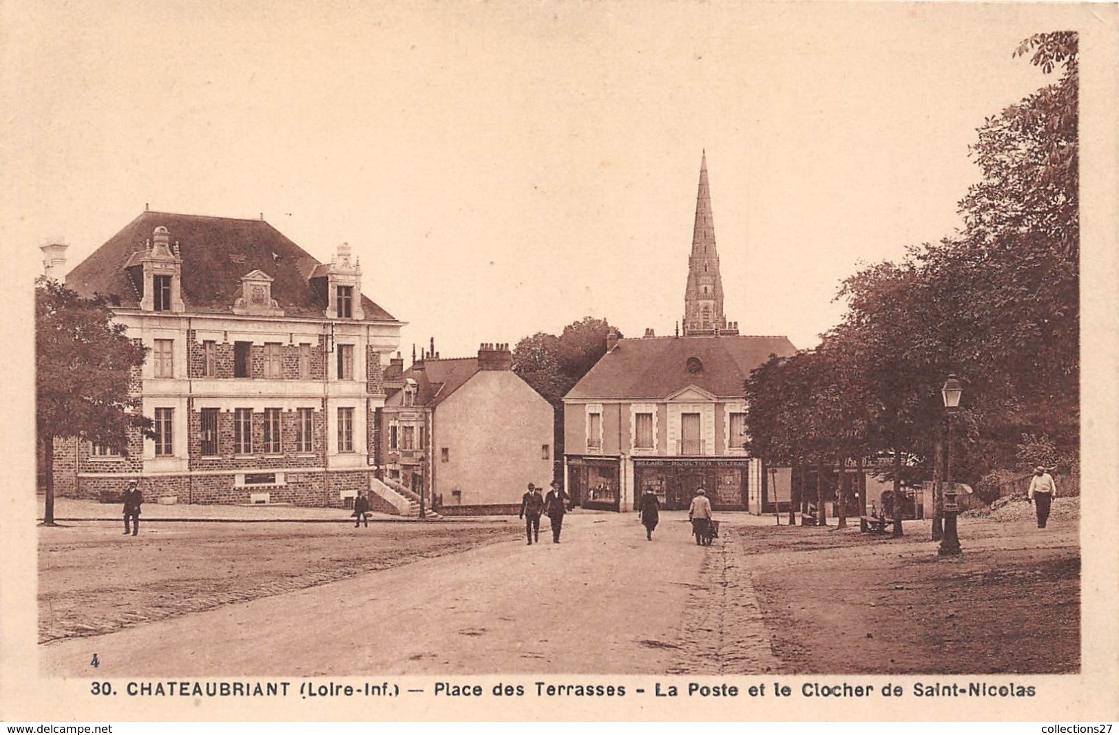 44-CHATEAUBRIANT- PLACE DES TERRASSES, LA POSTE ET LE CLOCHER DE ST NICOLAS - Châteaubriant