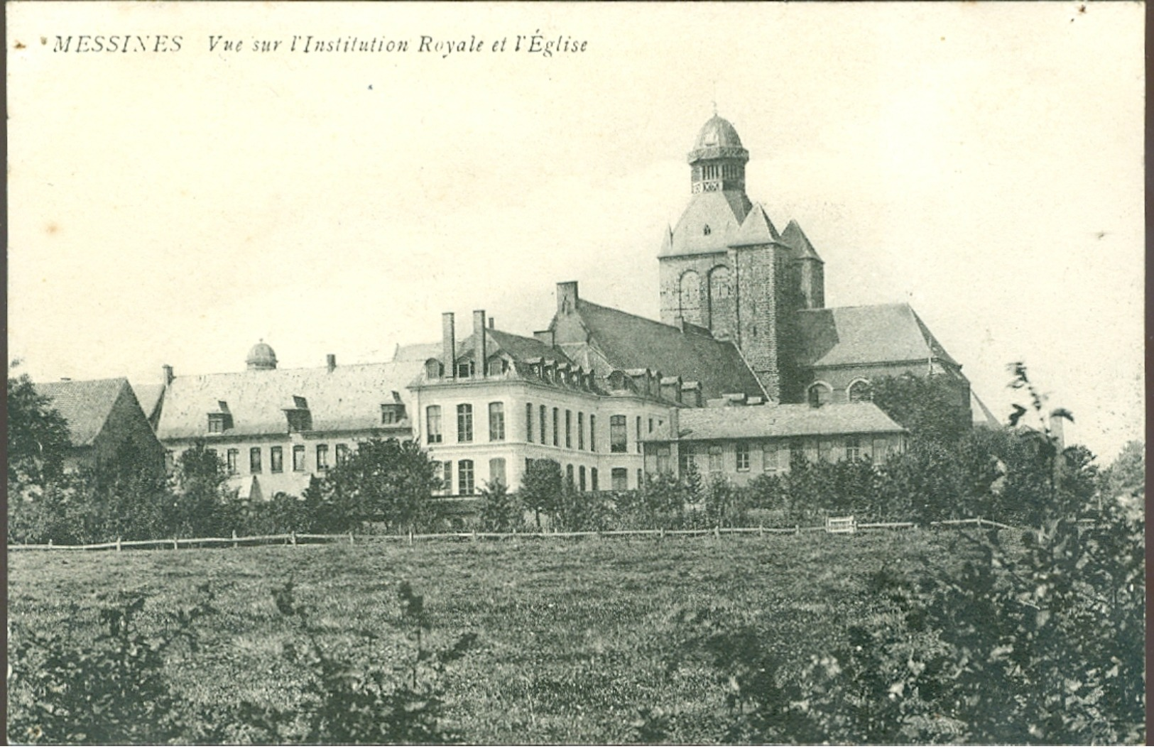 Messines (Meesen - Mesen)  :   Vue Sur L'Institution Royale Et L'Eglise - Mesen