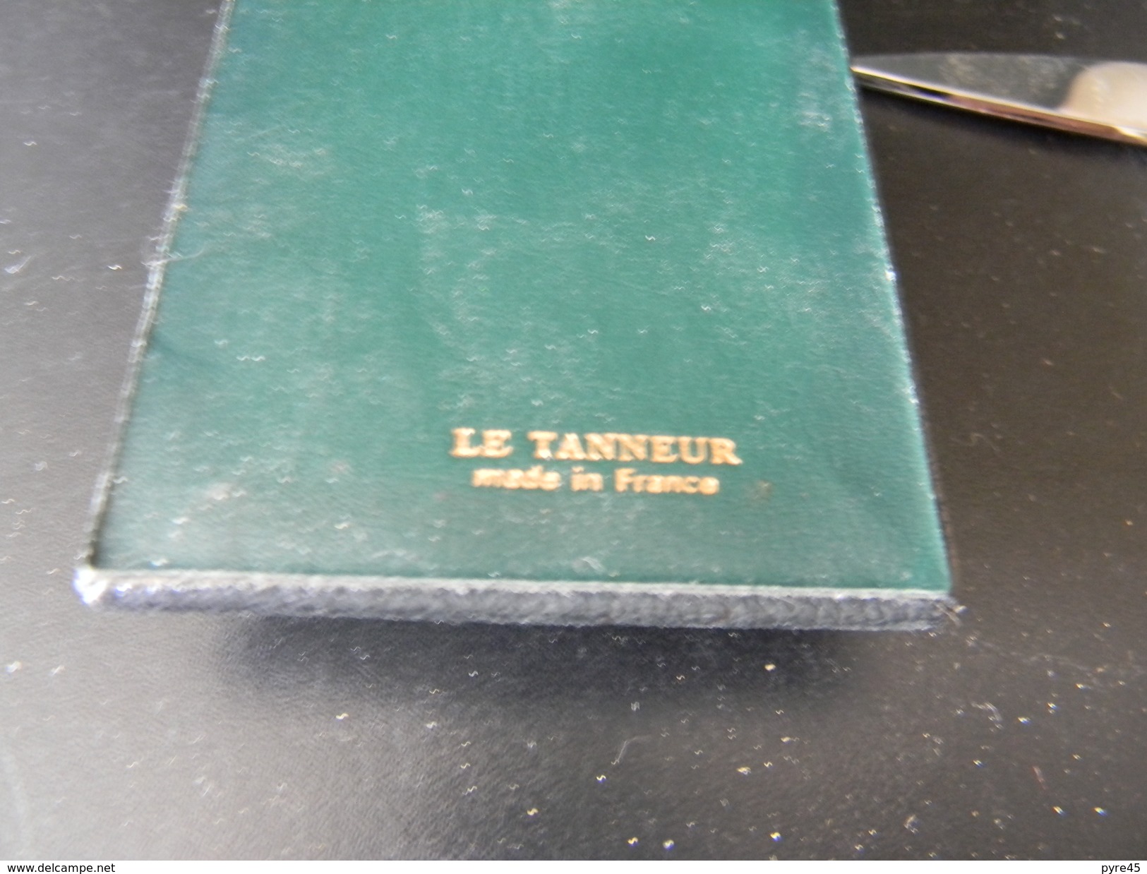 OUVRE LETTRE NOGENT ET SON ETUI EN CUIR LE TANNEUR FRANCE 24 X 6 CM 118 GR - Brieföffner