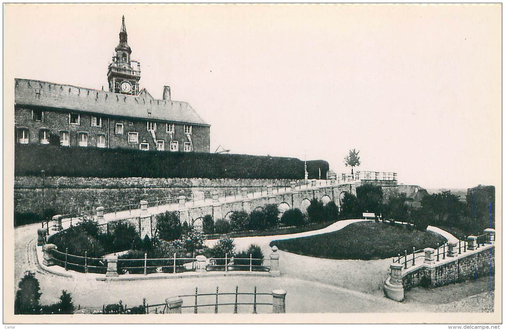 ARLON - Square Elisabeth - Aarlen