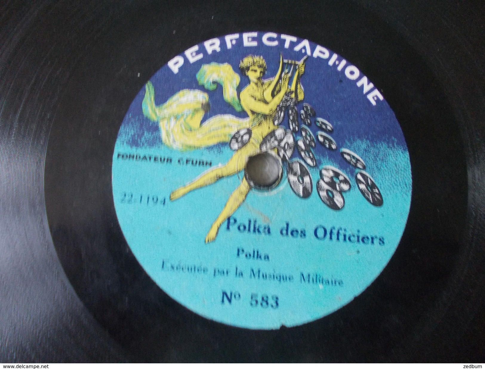 Cigarette Et Polka Des Officiers Exécutée Par La Musique Militaire Disque à Saphir Ou 78T Petit Format - Formats Spéciaux