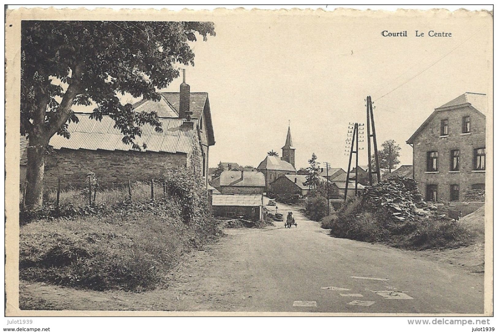 COURTIL ..-- Le Centre . 1951 Vers ATHUS ( Melle GOBERT Yvette ) . Voir Verso . - Gouvy