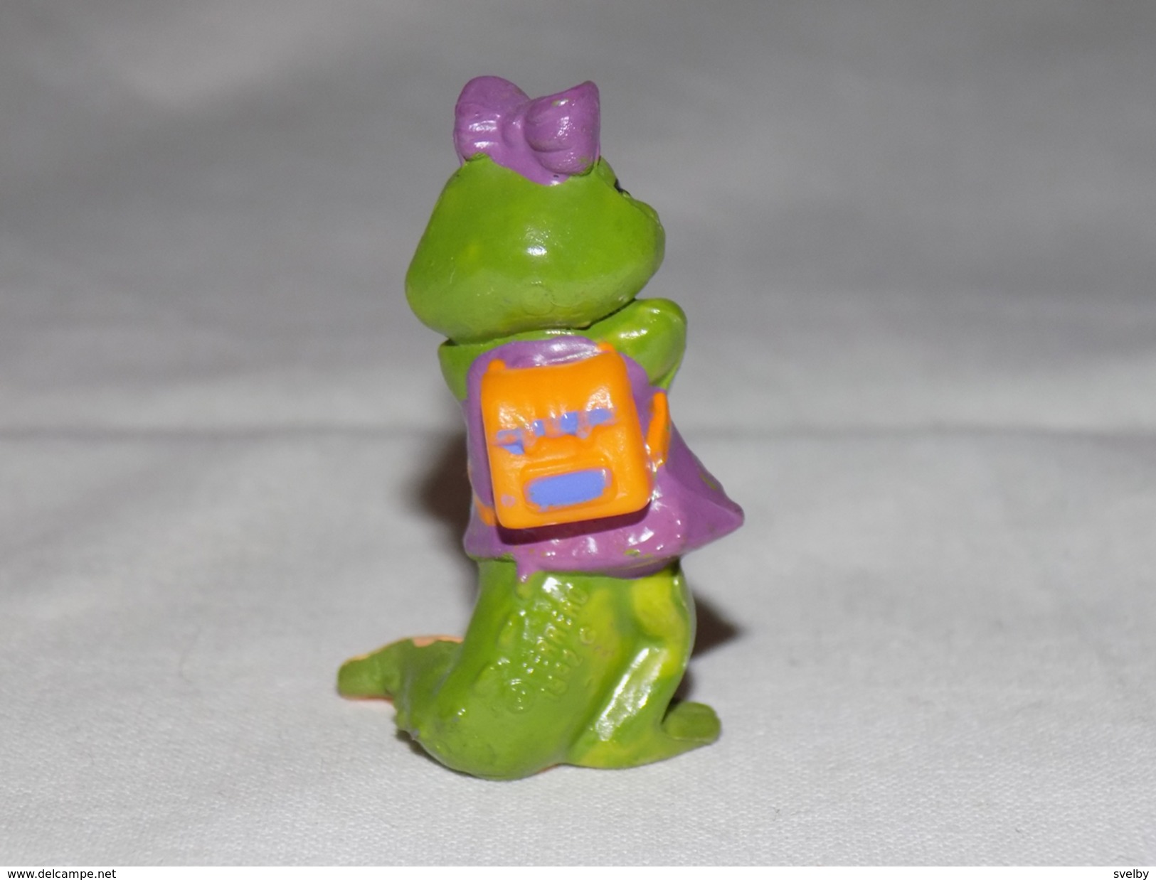 Collectible Kinder Surprise Toy Crocodile - Familias