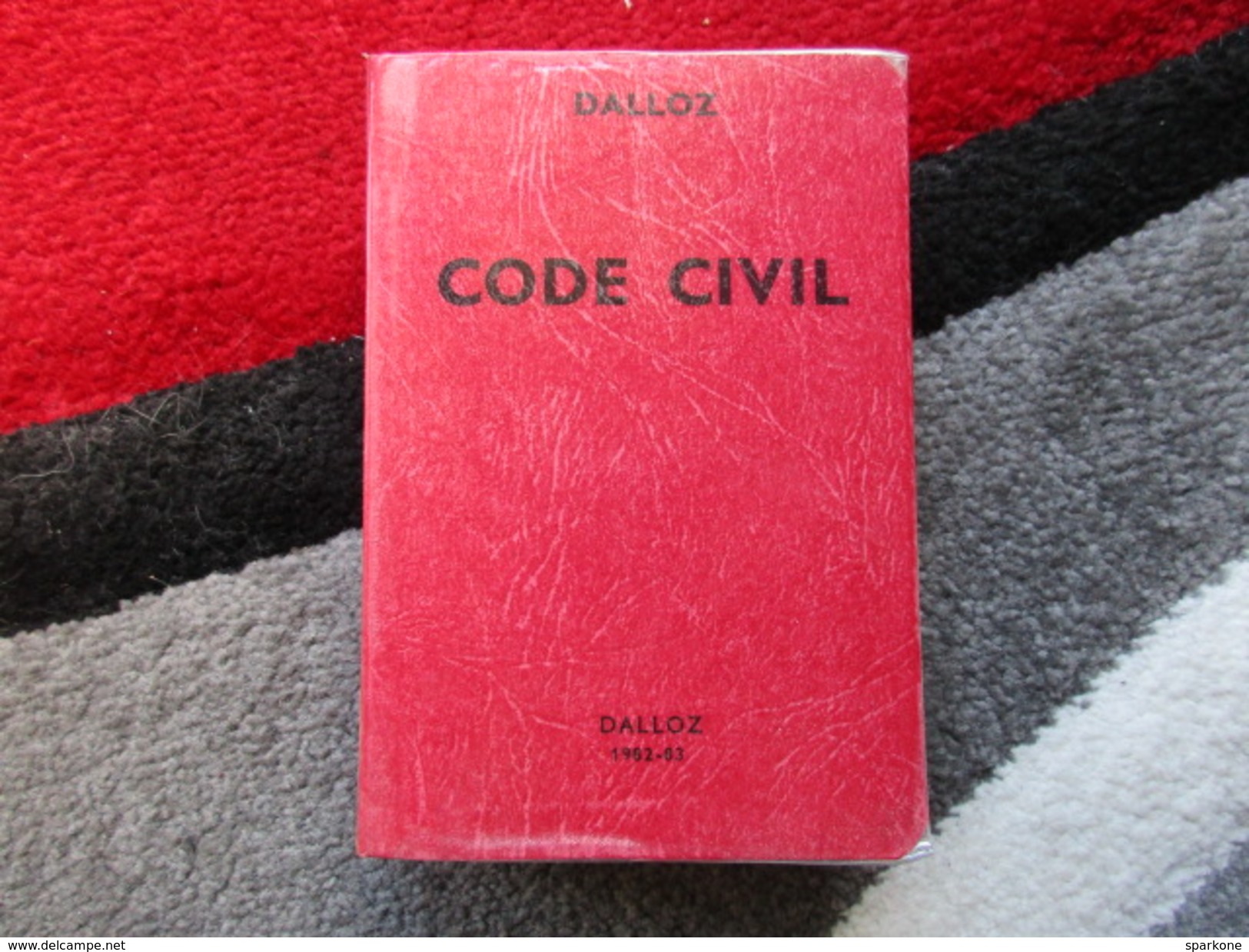 Code Civil  "Petit Codes Dalloz" 1982-1983 - Droit