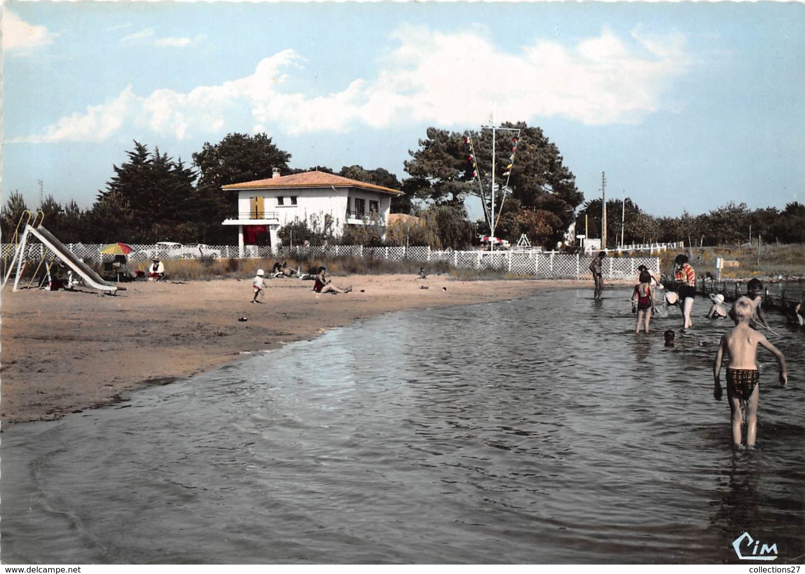 33-ARES- LA PLAGE ET LES JEUX A LA LAGUNE - Arès