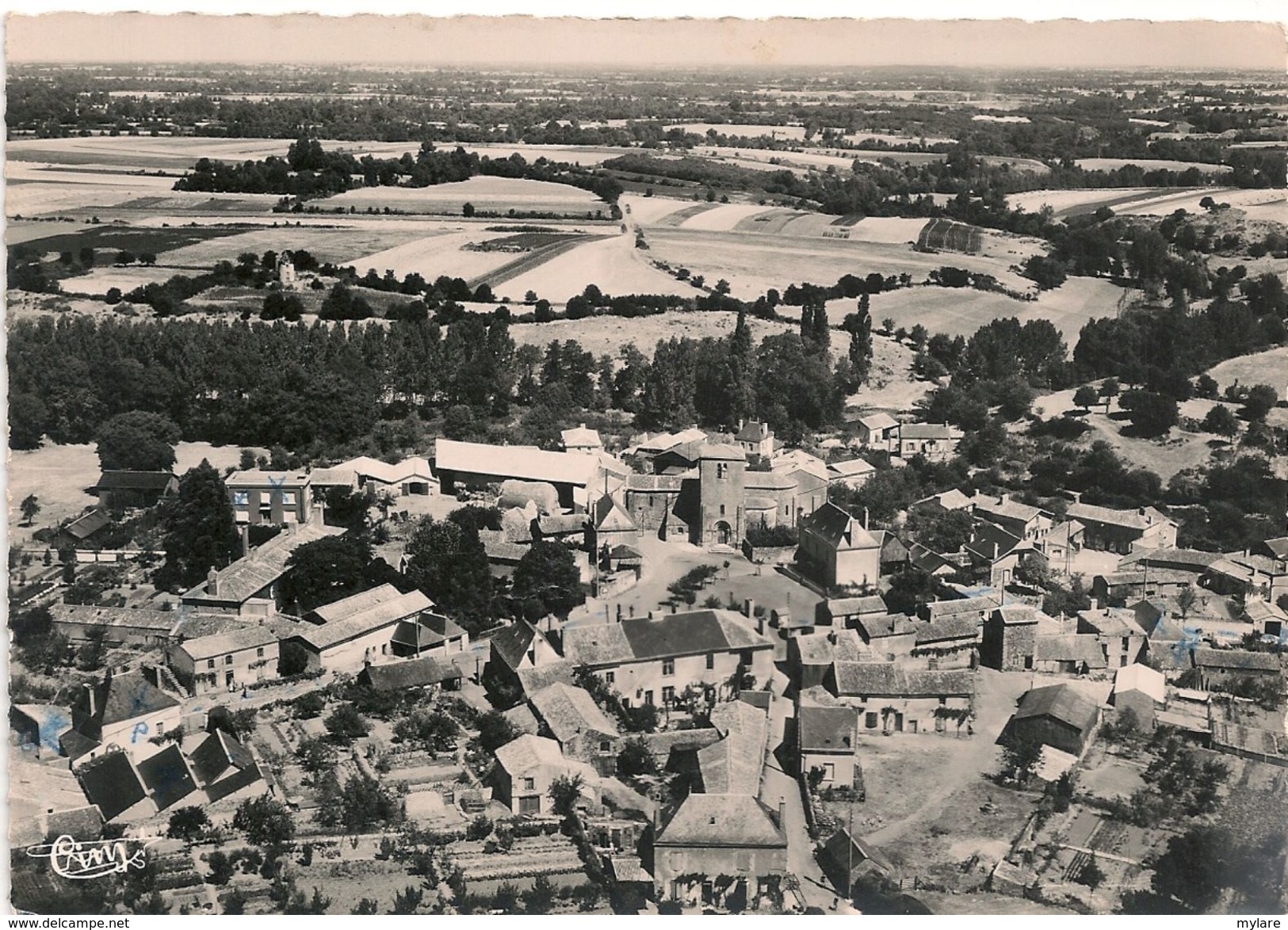 Cpm 79 Glenay Vue Aerienne Du Bourg - Autres & Non Classés