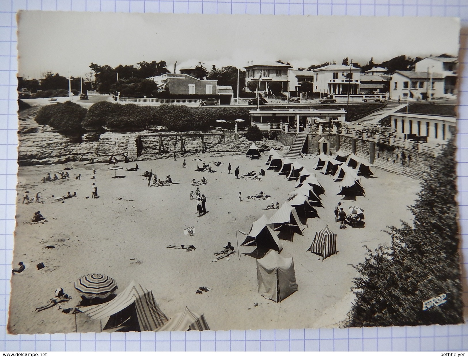 CPSM - (17)- ROYAN - LA PLAGE DU CHAY - PHOTO VERITABLE - ANIMEE - R2496 - Royan