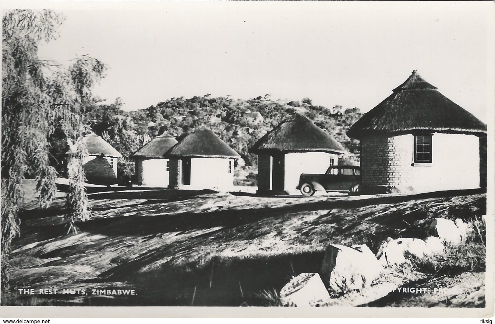 Zimbabwe.  The Rest Huts.    S-3574 - Simbabwe
