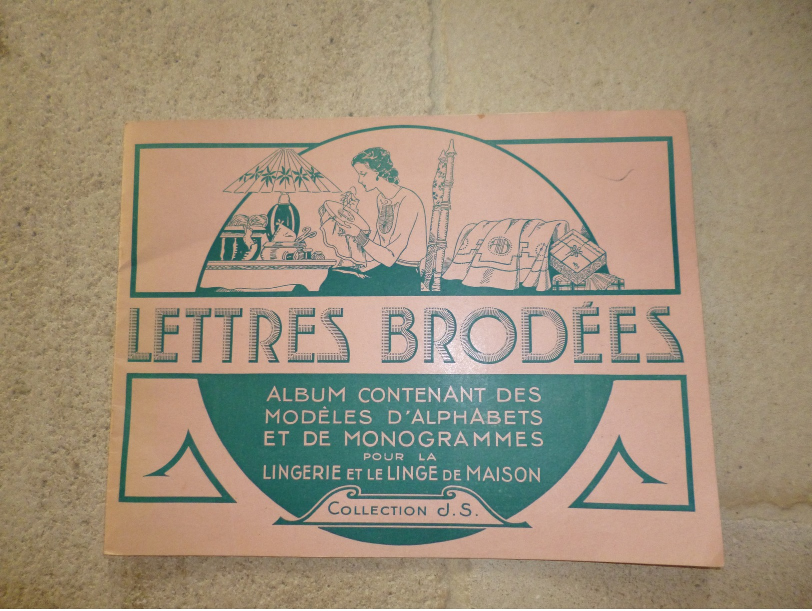 Album De Modèles Lettres Brodées - Autres & Non Classés