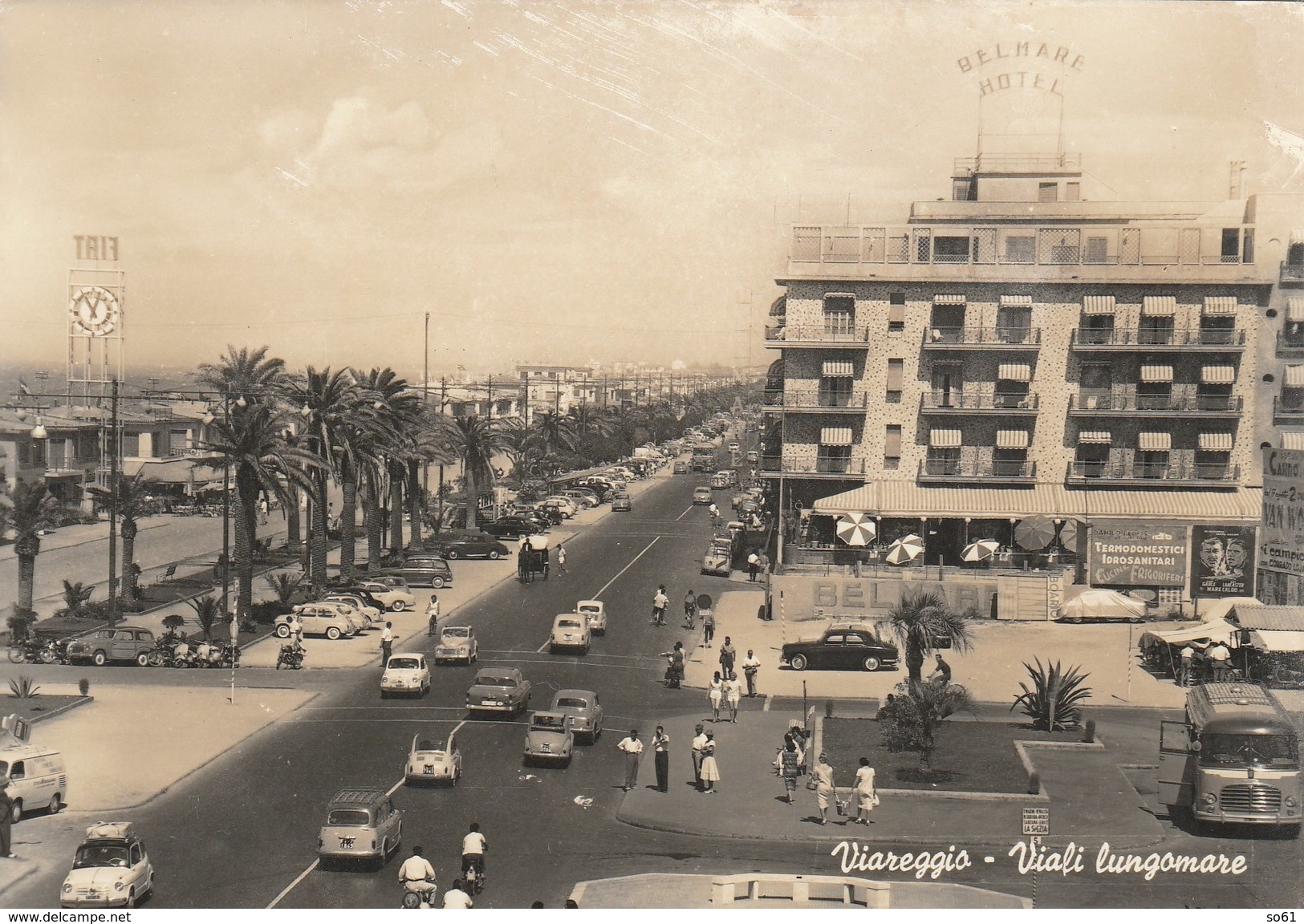 Viareggio 6741.   Viali Lungomare - Belmare Hotel Fiat - Auto Old Car Vespa Bus Clark Gable Burt Lancaster In Mare Caldo - Viareggio