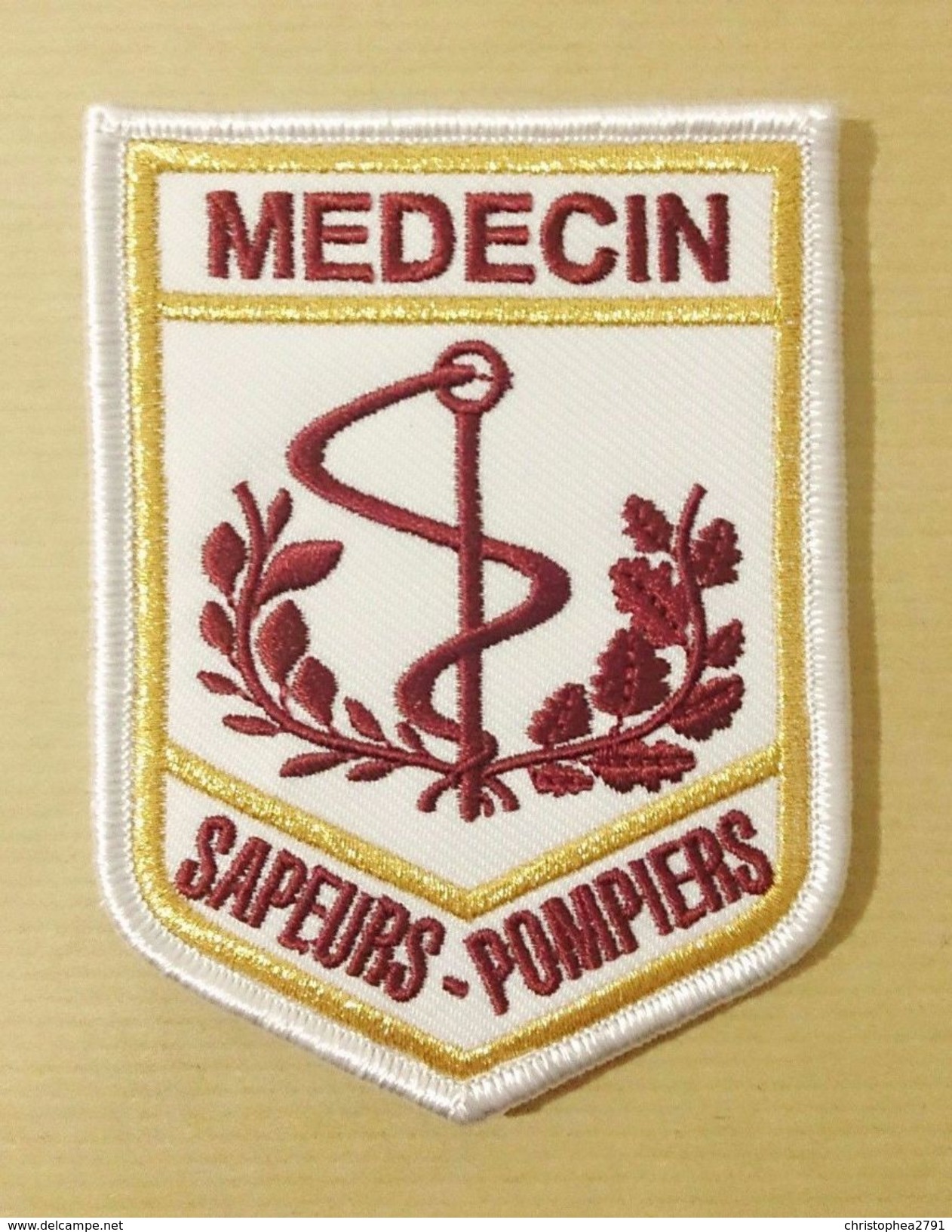 INSIGNE POMPIER TISSUS PATCH DES SAPEURS POMPIERS SPECIALITE MEDECIN SUR VELCROS - Pompiers