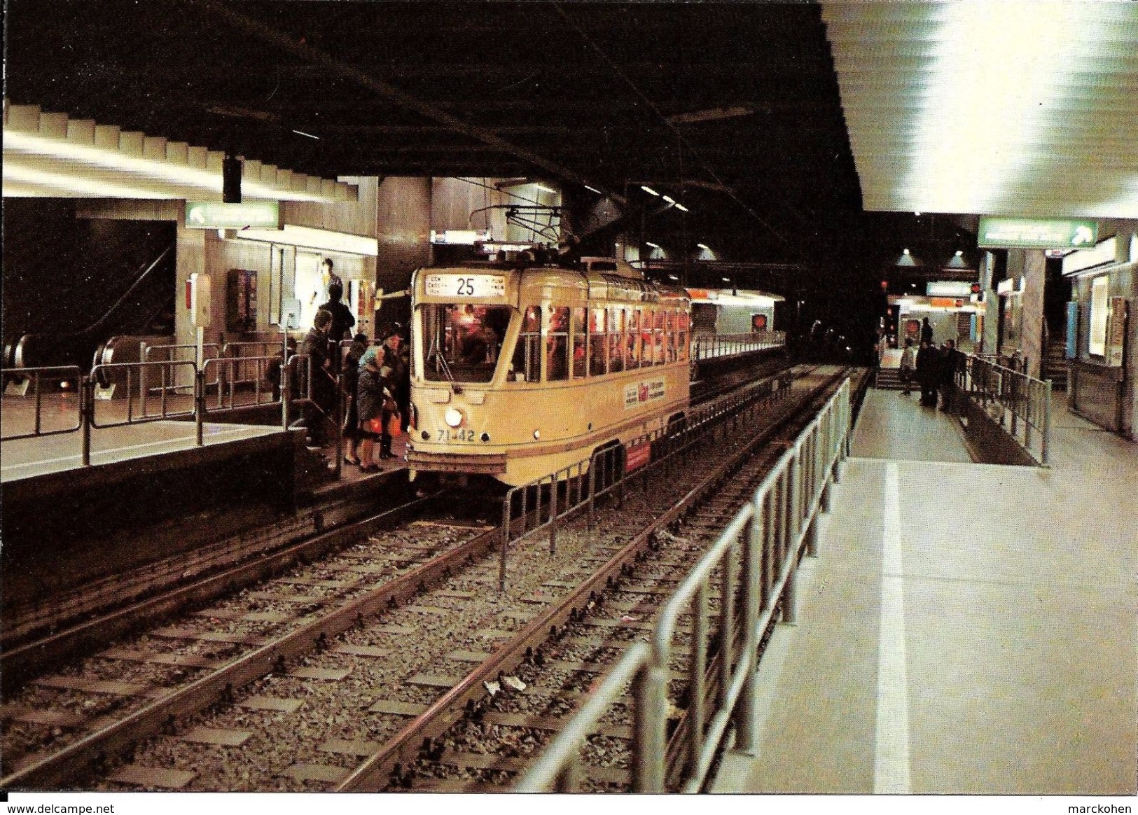 Bruxelles (1000) : Métro De Bruxelles, En Version Prémétro - Ligne 1, Station Arts-Loi. CPSM. - Nahverkehr, Unterirdisch