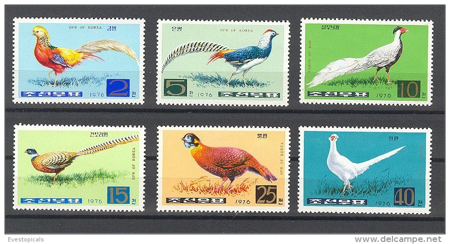 NORTH KOREA, Faisants / Birds,  MINT NEVER HINGED SET 1976 - Corée Du Nord