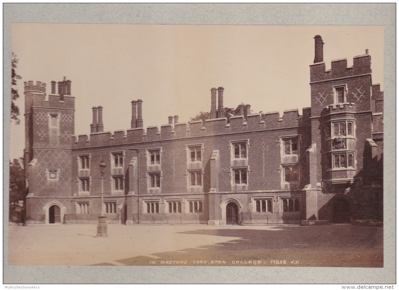 170617 - 2 PHOTOS Anciennes - ROYAUME UNI ANGLETERRE - BERKSHIRE - ETON In Westons Yard College Chapel - Autres & Non Classés