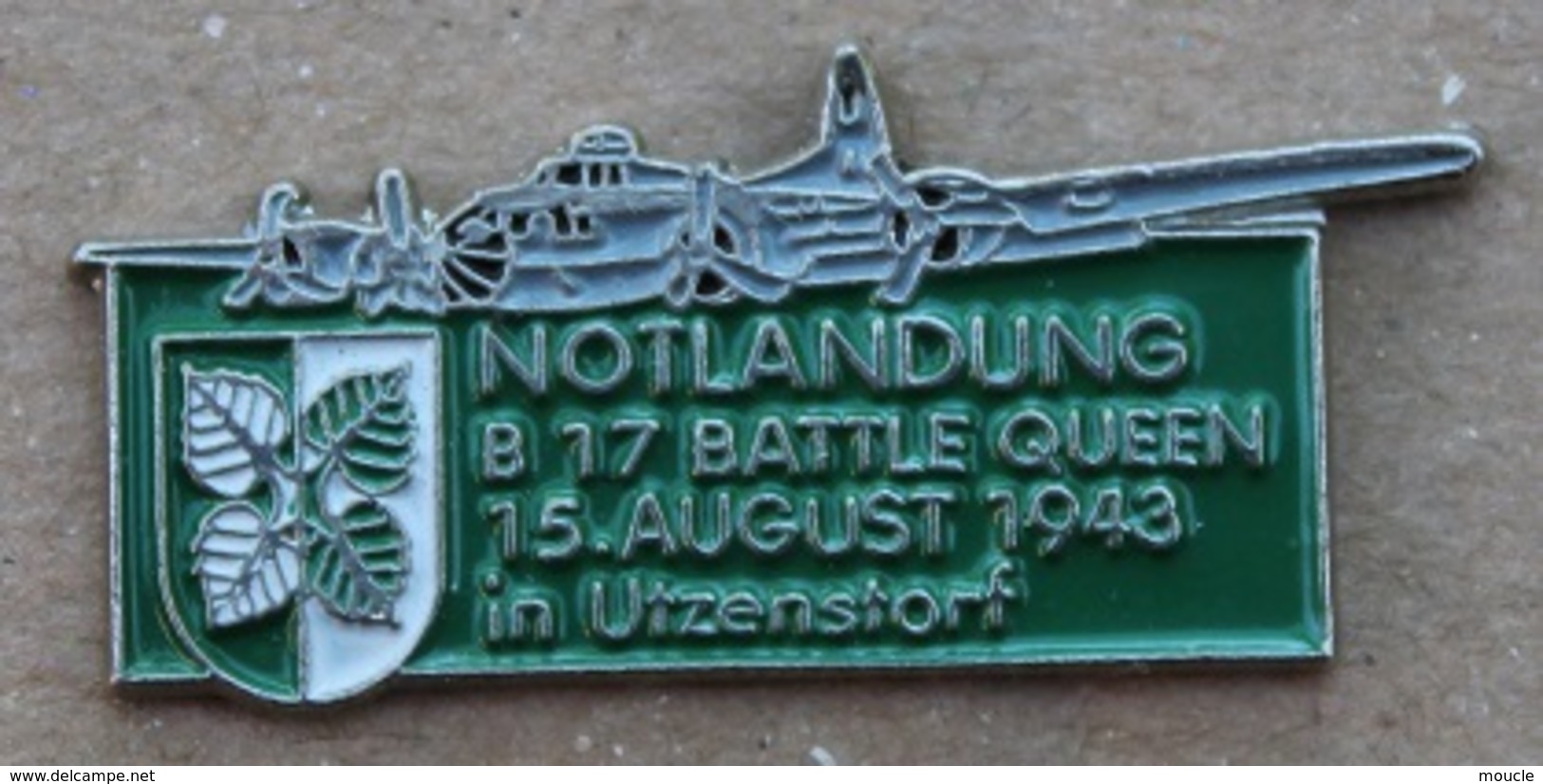 AVION - NOTLANDUNG - B17 BATTLE QUEEN - 15 AUGUST 1943 IN UTZENSTORF - PLANE  - SUISSE - SCHWEIZ - SWITZERLAND - (JAUNE) - Avions